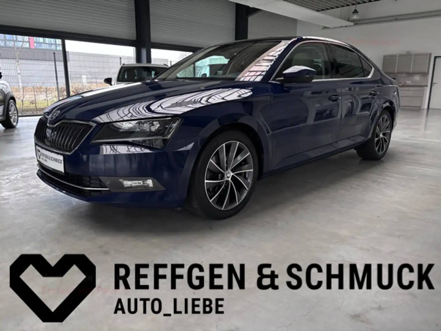 Skoda Superb AUTOMAT L&K LEDER+NAVI+XENON+PANO+ACC+TÜV Blauw - 1