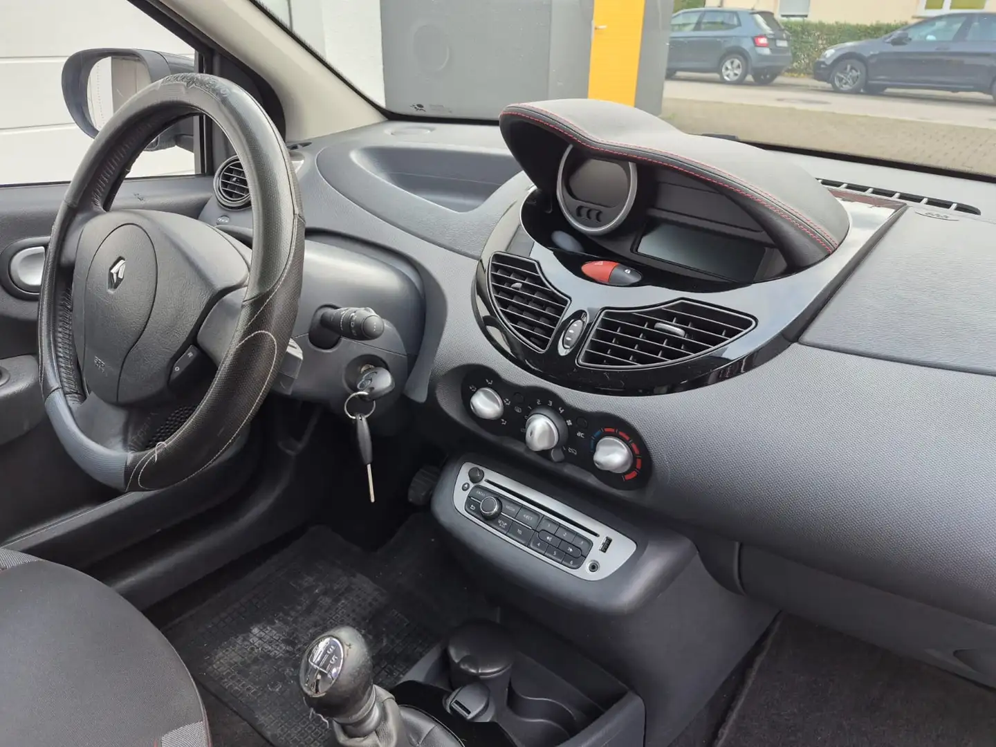 Renault Twingo Twingo 1.2 LEV 16V 75Liberty Eco-Drive Silber - 2