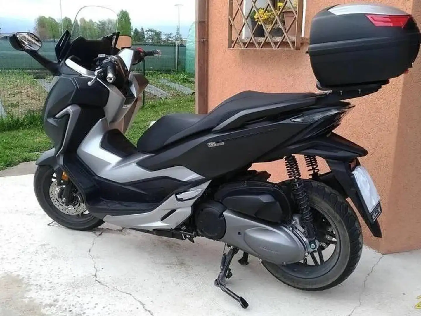 Honda Forza 300 Gris - 1