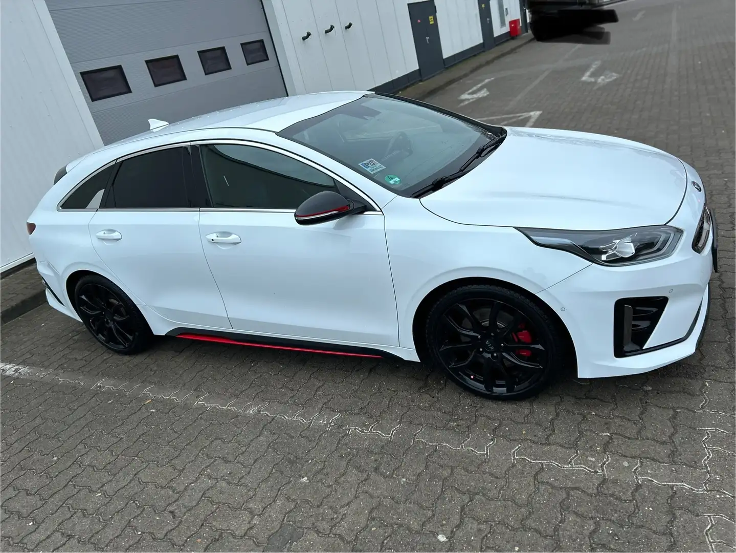 Kia ProCeed / pro_cee'd ProCeed 1.6 T-GDI DCT7 OPF GT Weiß - 1