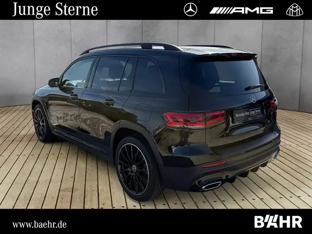Mercedes-Benz GLB view 3