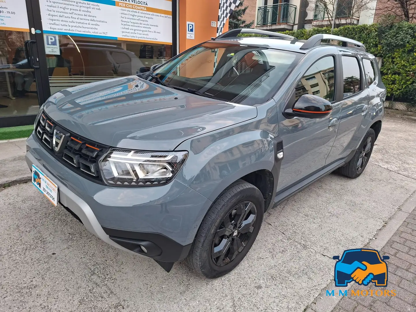 Dacia Duster 1.0 tce SL Extreme Gpl unico proprietario Grau - 1