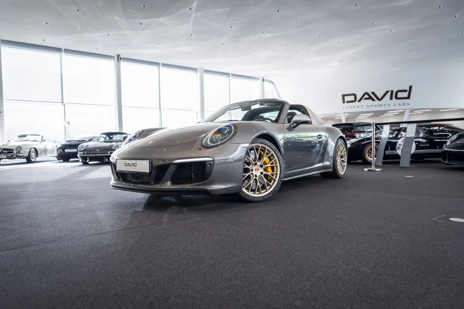 Porsche 991 .2 Targa 4 GTS SYLT Edit. *Keramik*Approved* Gris - 1