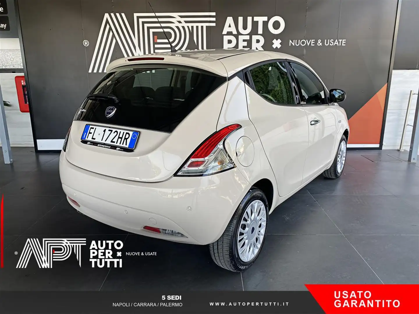 Lancia Ypsilon Ypsilon 1.2 Gold 69cv my16 Wit - 2