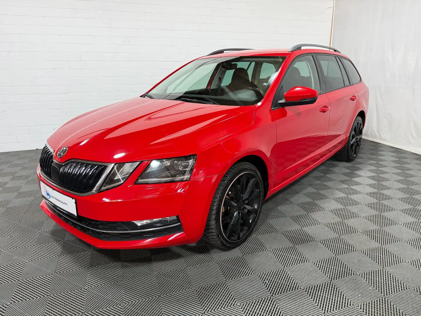 Skoda Octavia Combi 2.0 TDI Style NAVI LED AHK SHZ PDC 110 kW... Rot - 1