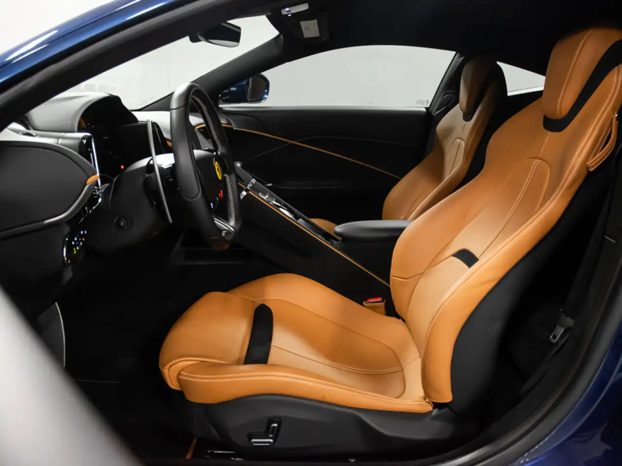 Ferrari Roma снимка Ferrari Roma