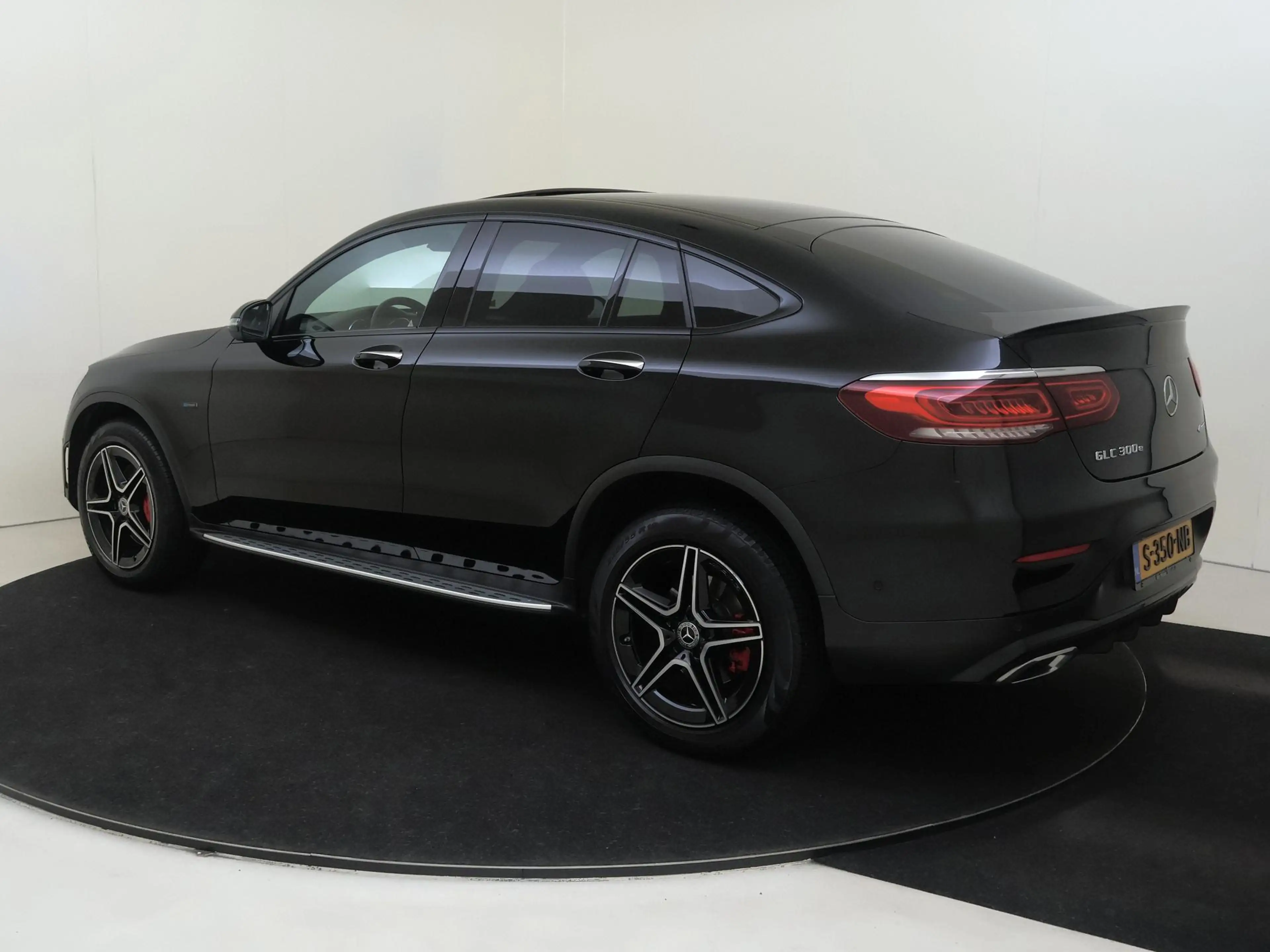 Mercedes-Benz GLC 300 Coupé 300e 4MATIC Business Solution AMG-Line — photo 3