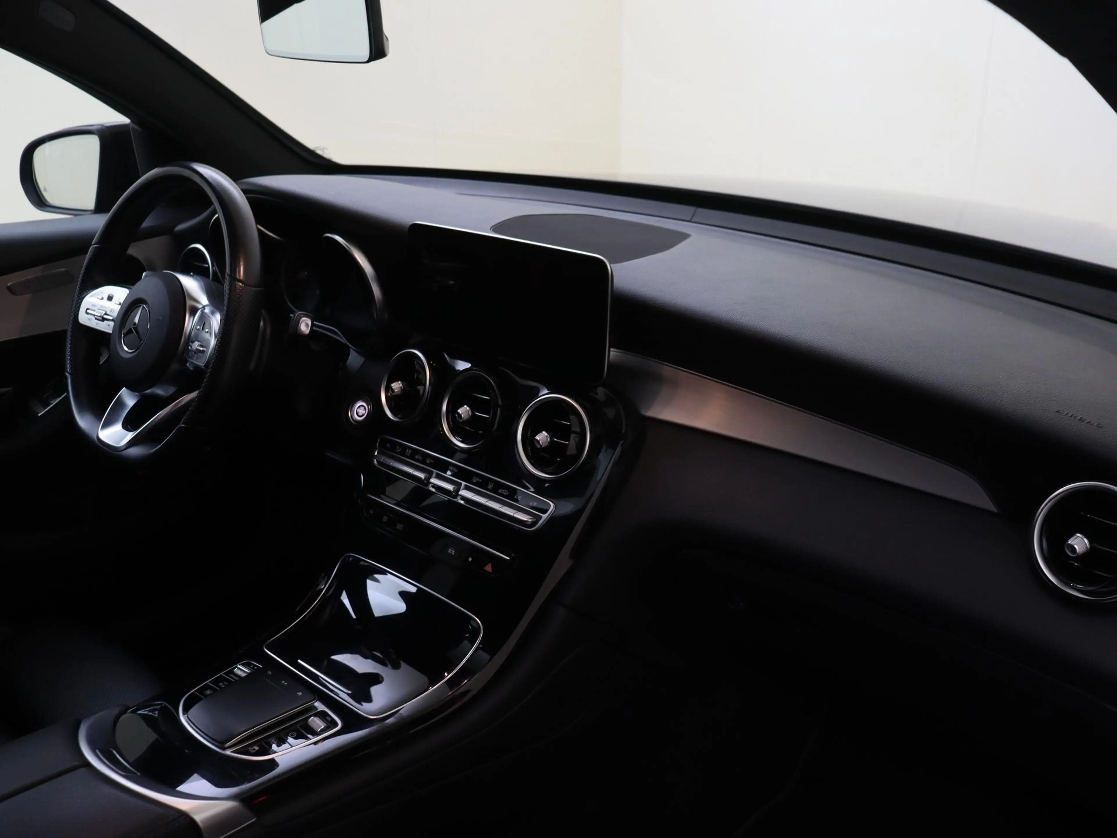 Mercedes-Benz GLC 300 Coupé 300e 4MATIC Business Solution AMG-Line — photo 5