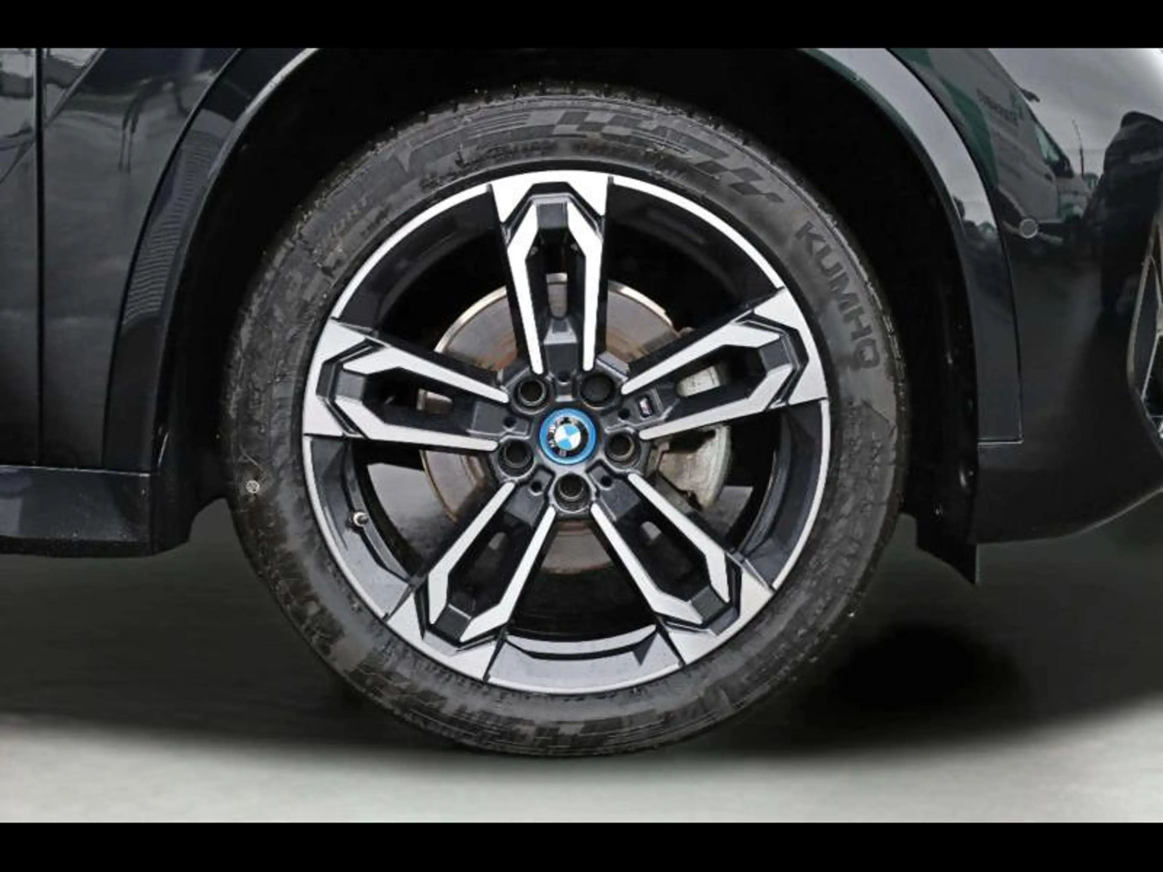BMW iX1 eDrive20 Kit M Sport — photo 8