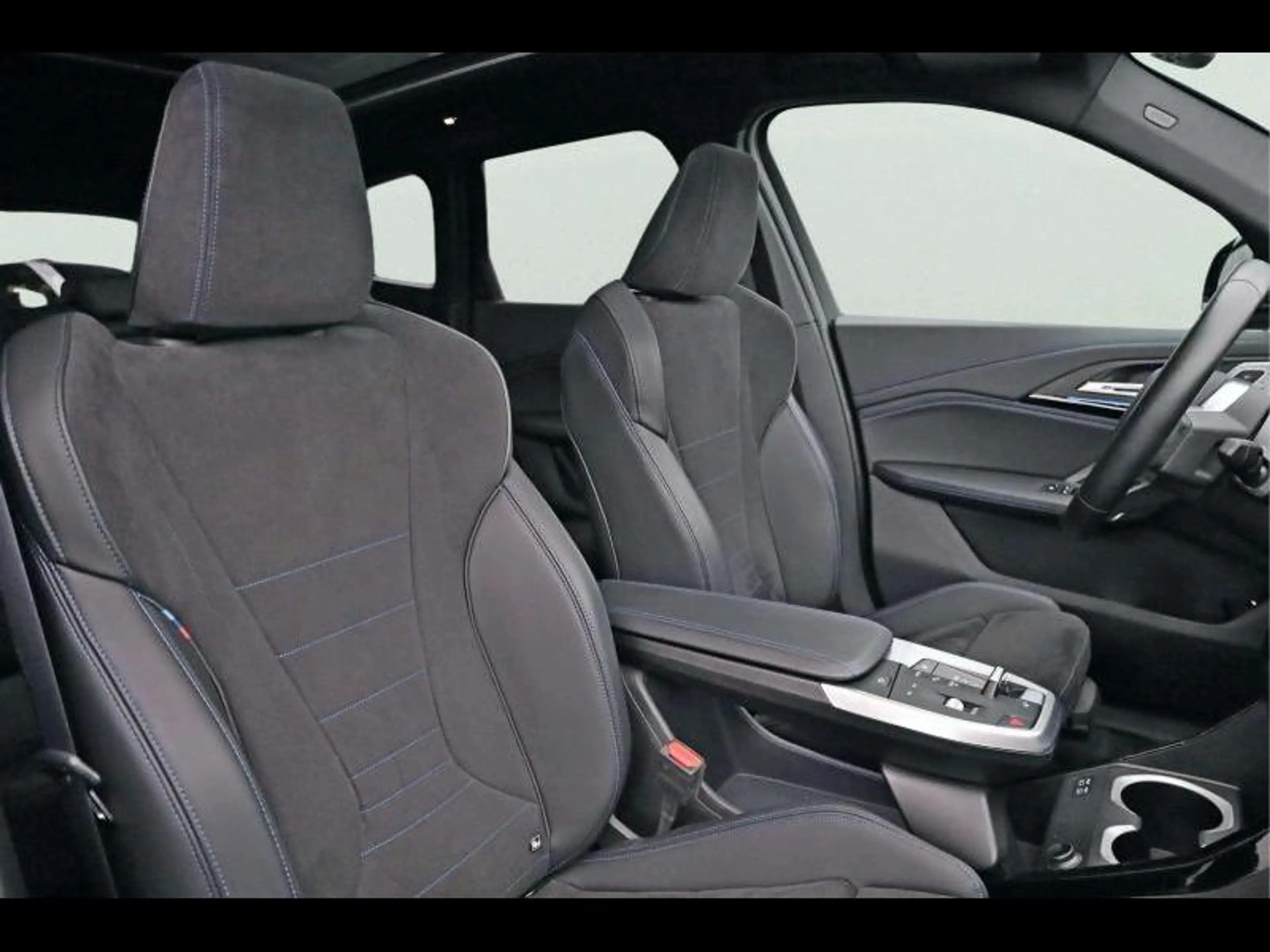 BMW iX1 eDrive20 Kit M Sport — photo 11