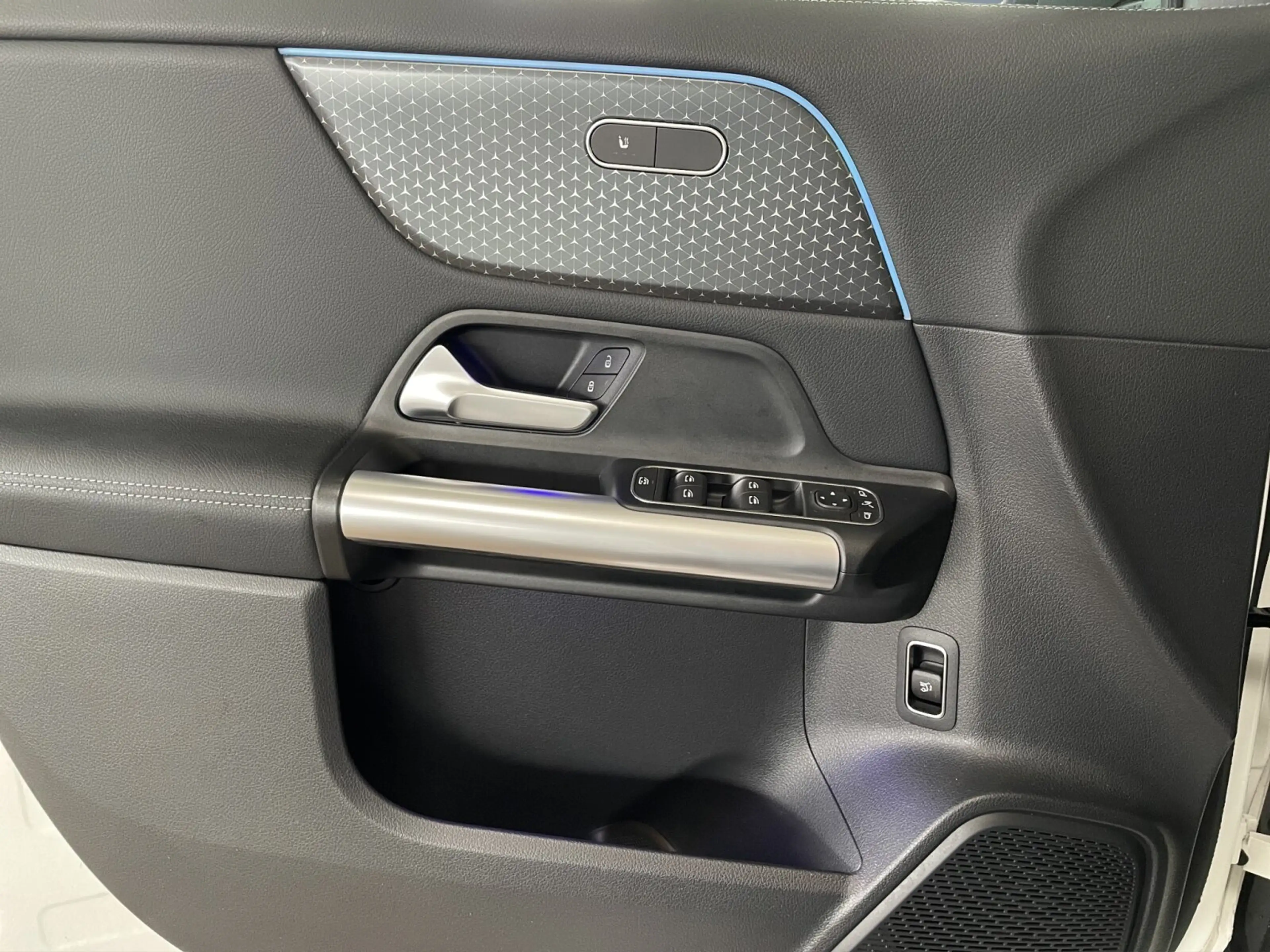 Mercedes-Benz GLA 220 GLA 220 4M Progressive CARPLAY*AHK*AMBIENTE*etc. — photo 13