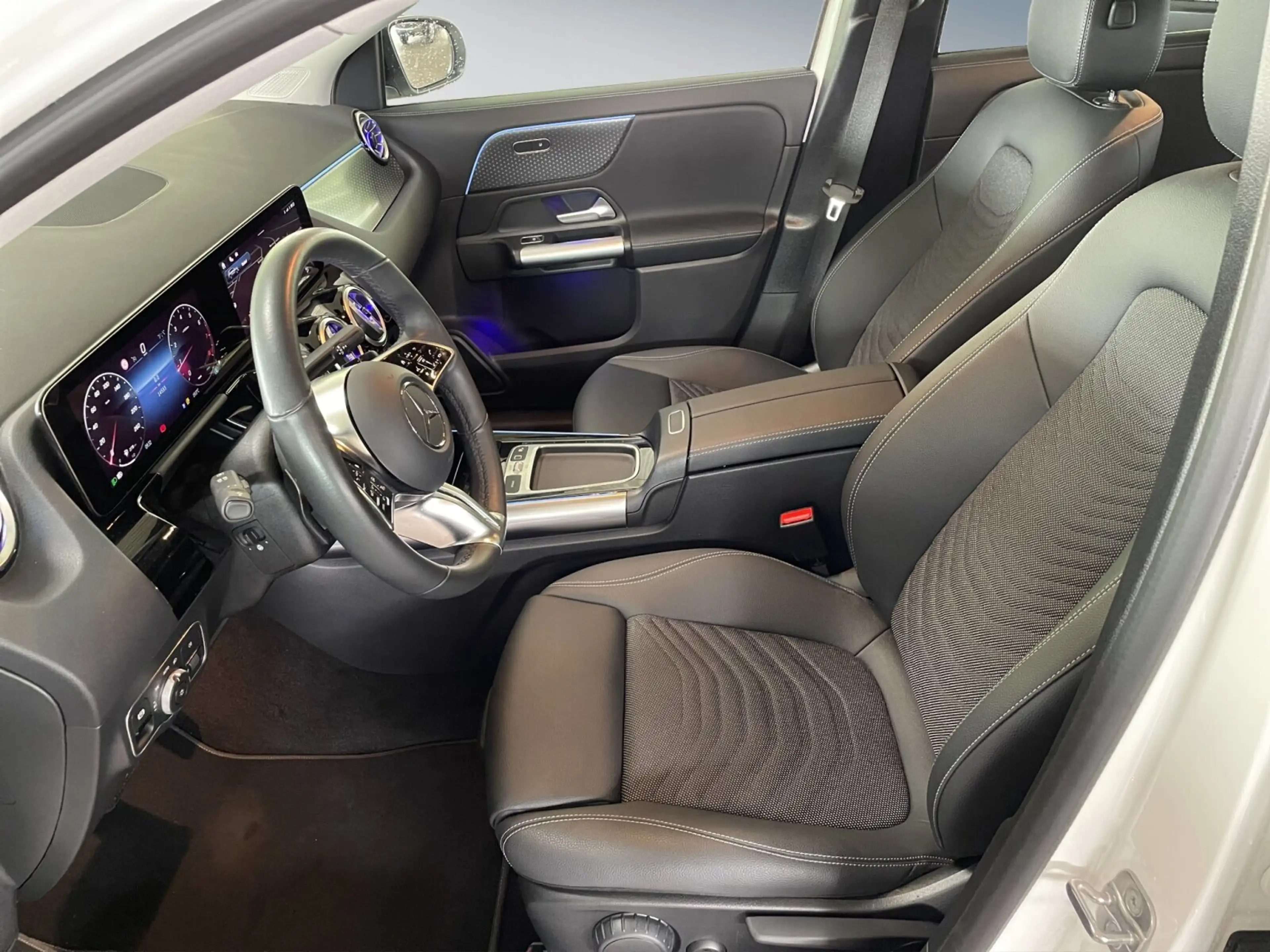 Mercedes-Benz GLA 220 GLA 220 4M Progressive CARPLAY*AHK*AMBIENTE*etc. — photo 10