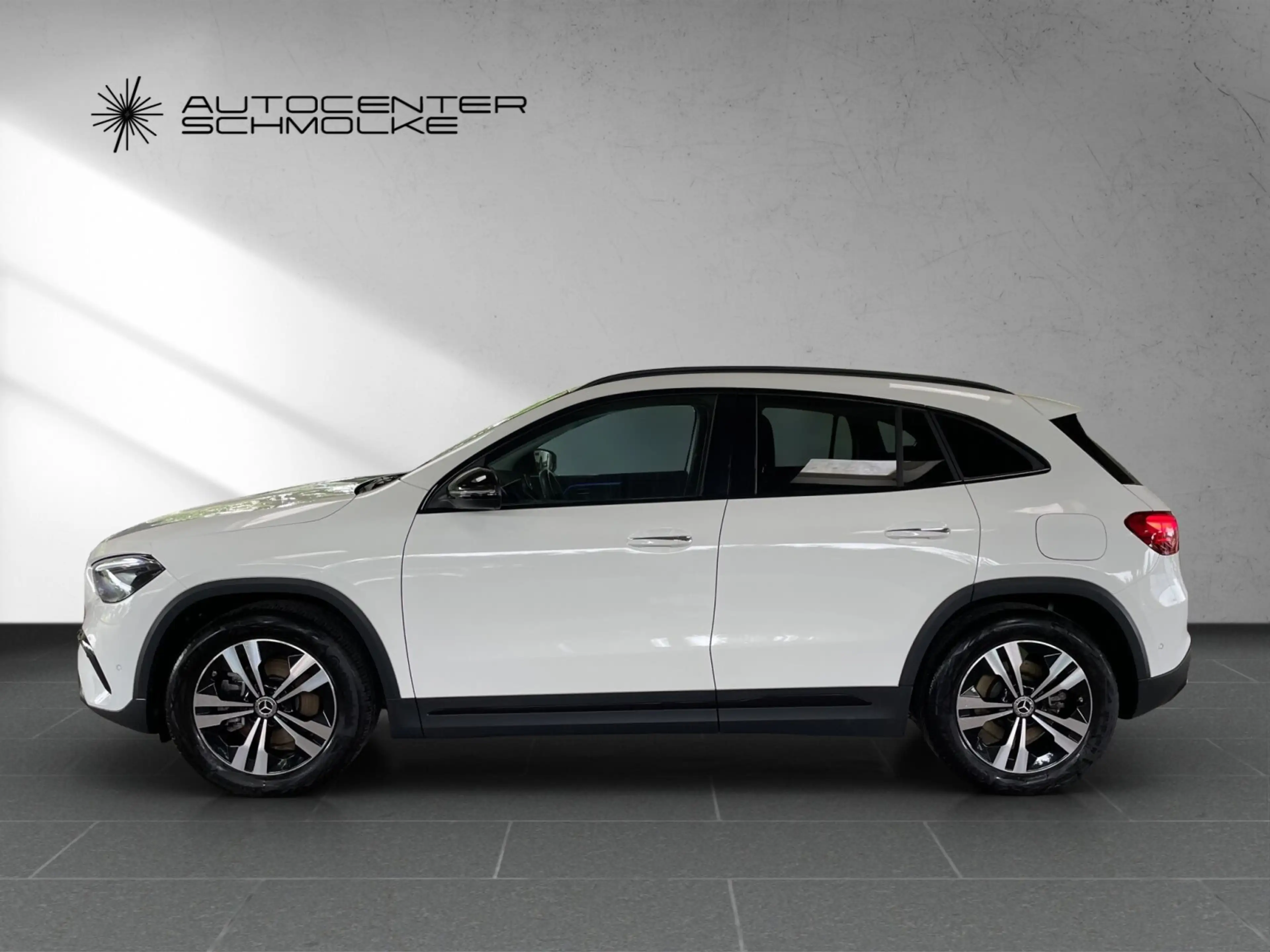 Mercedes-Benz GLA 220 GLA 220 4M Progressive CARPLAY*AHK*AMBIENTE*etc. — photo 3