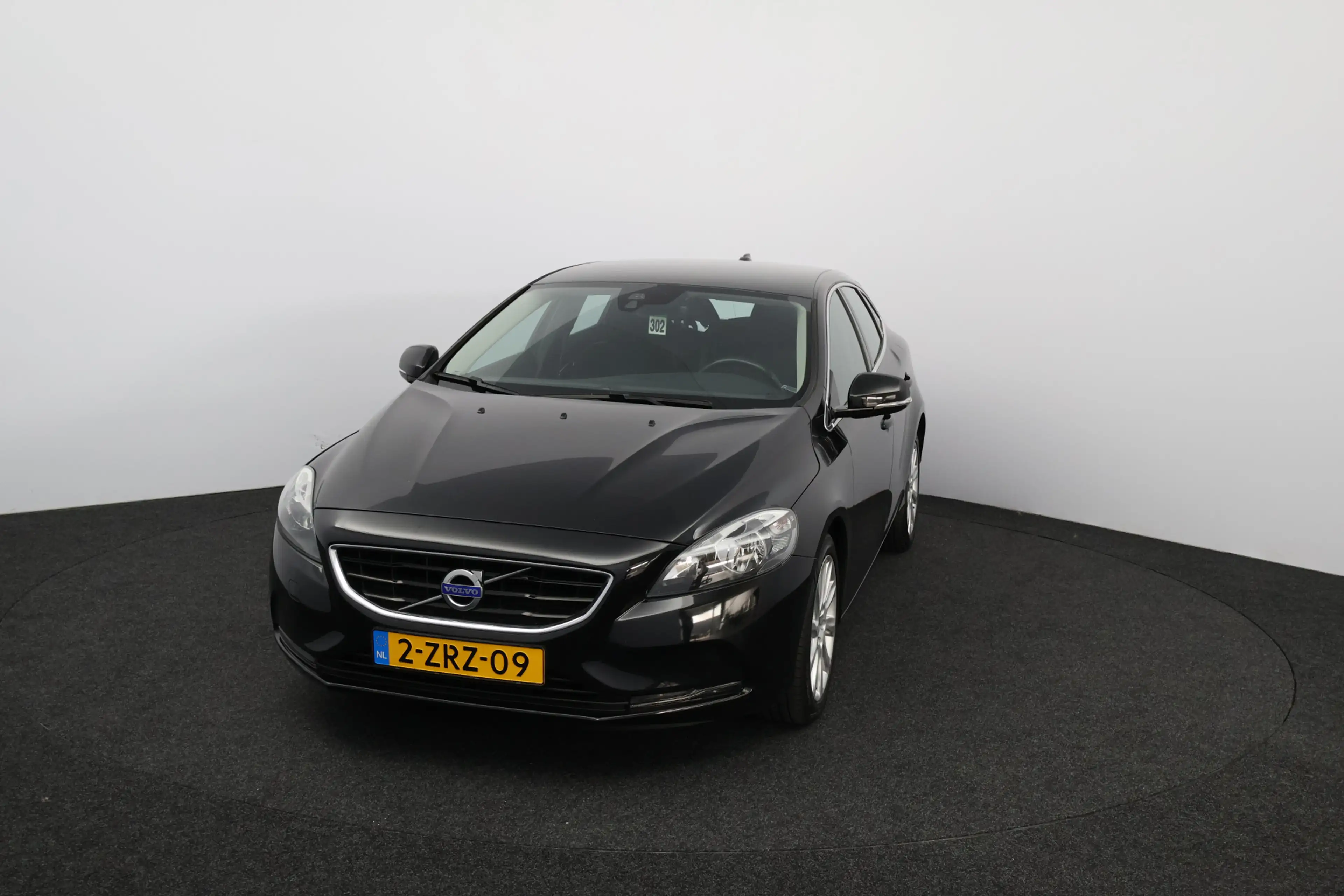 Volvo V40 1.6 T4 Momentum/ AUTOMAAT!/ 17'' LMV/ Half-Leder/ — photo 7