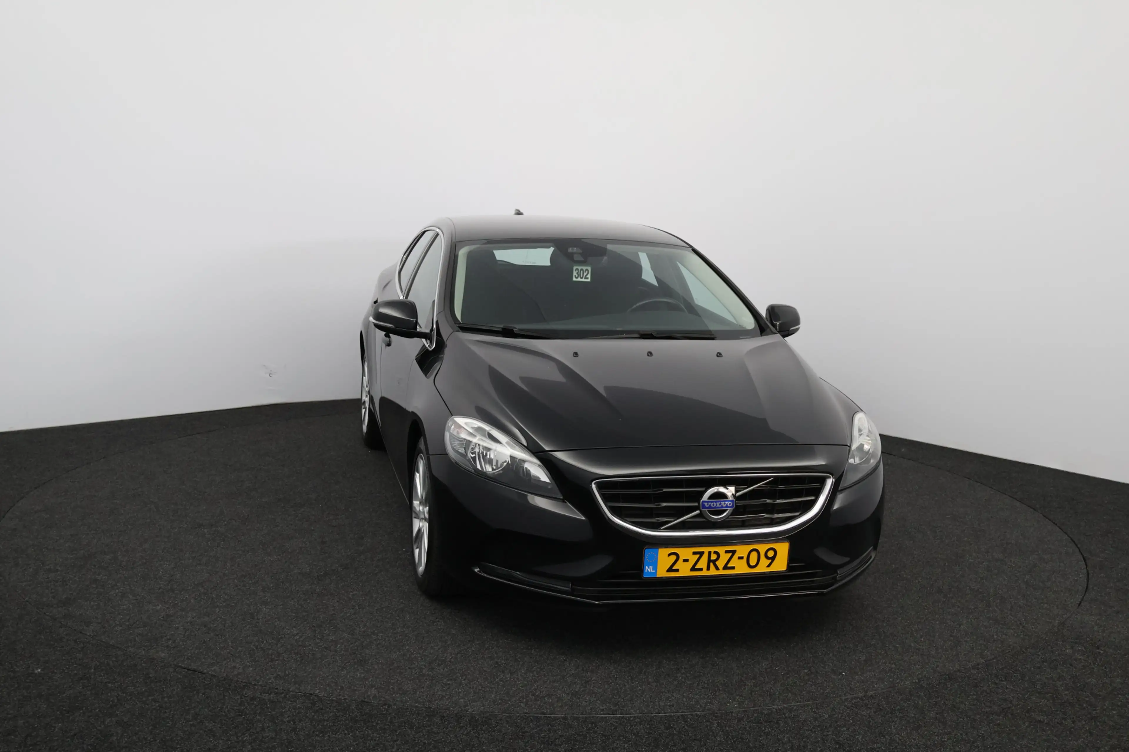 Volvo V40 1.6 T4 Momentum/ AUTOMAAT!/ 17'' LMV/ Half-Leder/ — photo 8