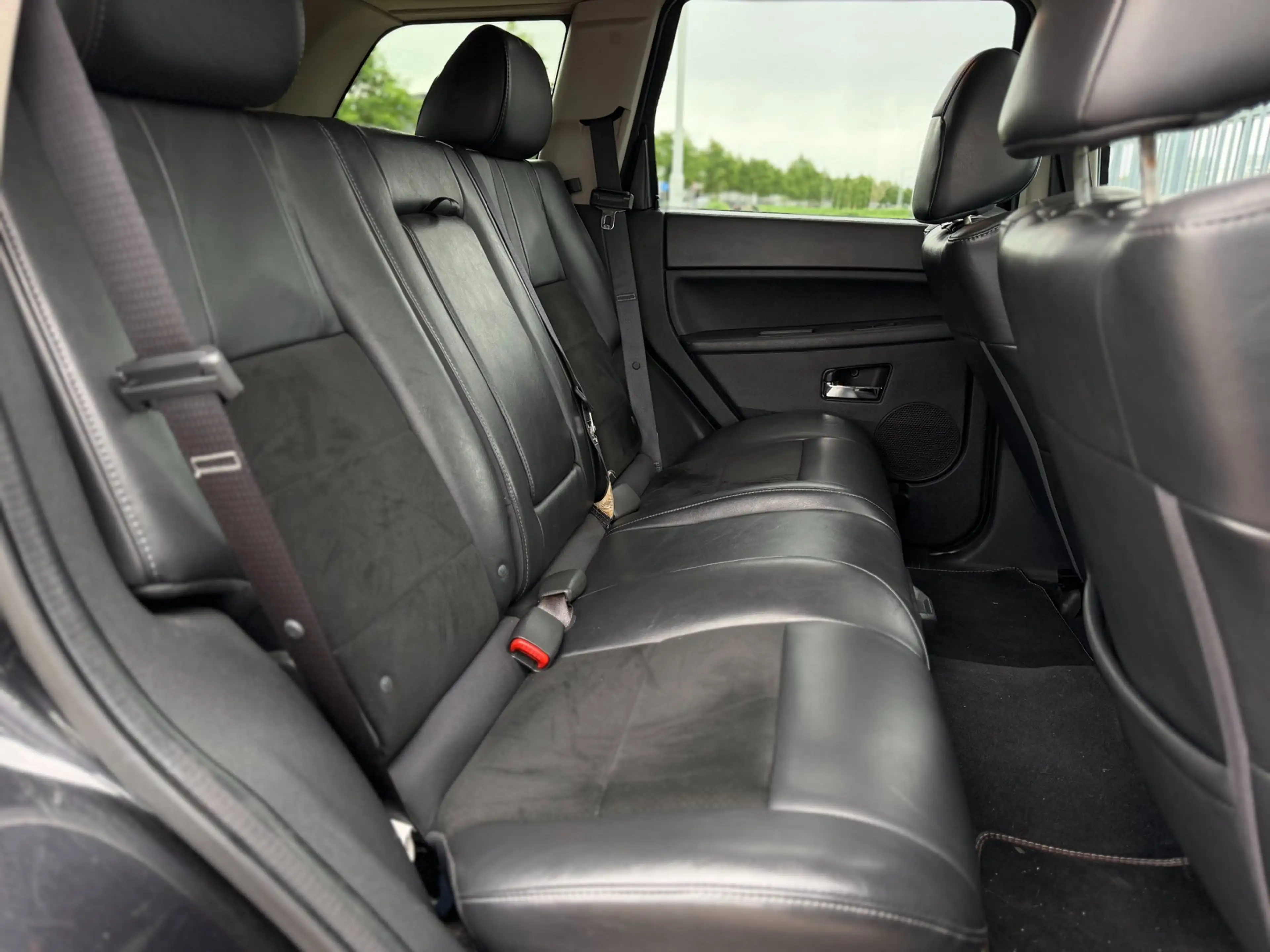 Jeep Grand Cherokee 6.1 V8 Hemi SRT-8 LPG 426PK 2010 — photo 16