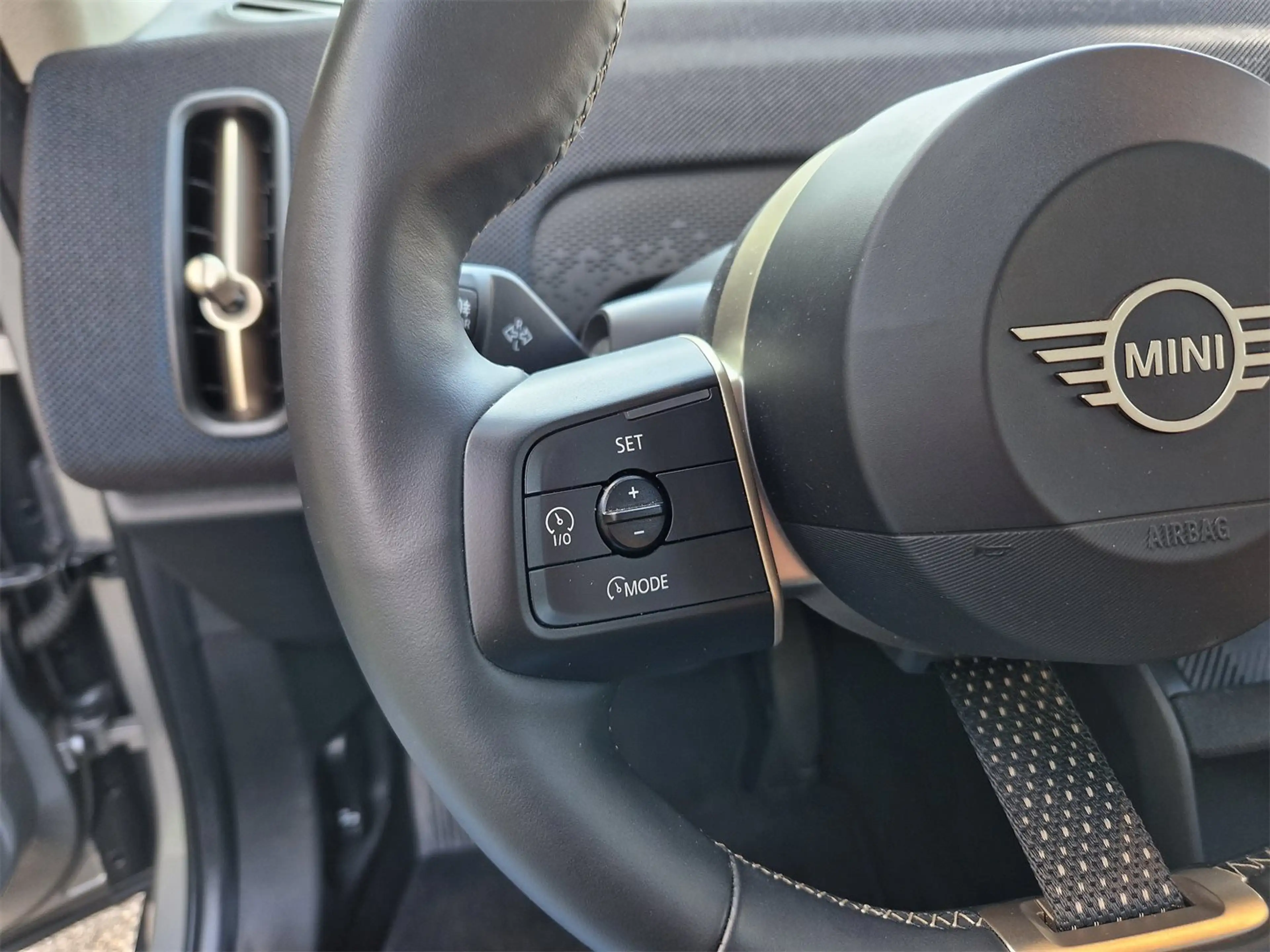 MINI Countryman C — photo 8