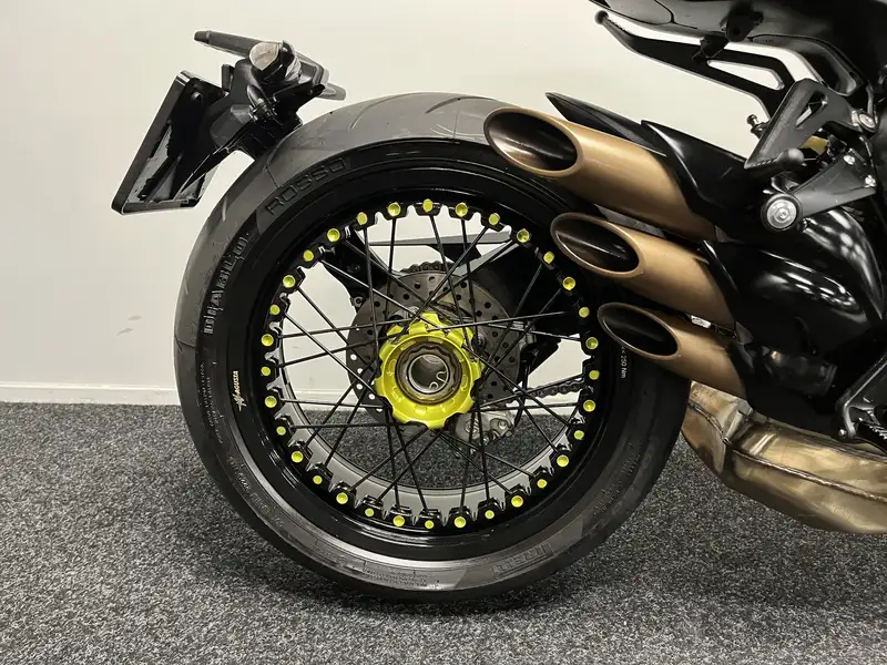 MV Agusta Dragster - foto 8