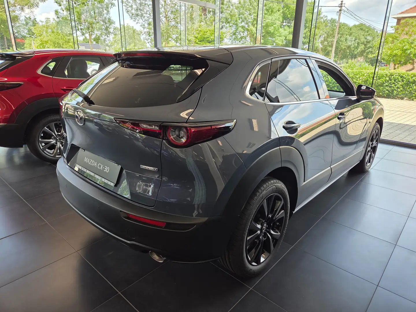 Mazda CX-30 2.0i SKYACTIV-X MHE Homura STOCKPROMO Grijs - 2