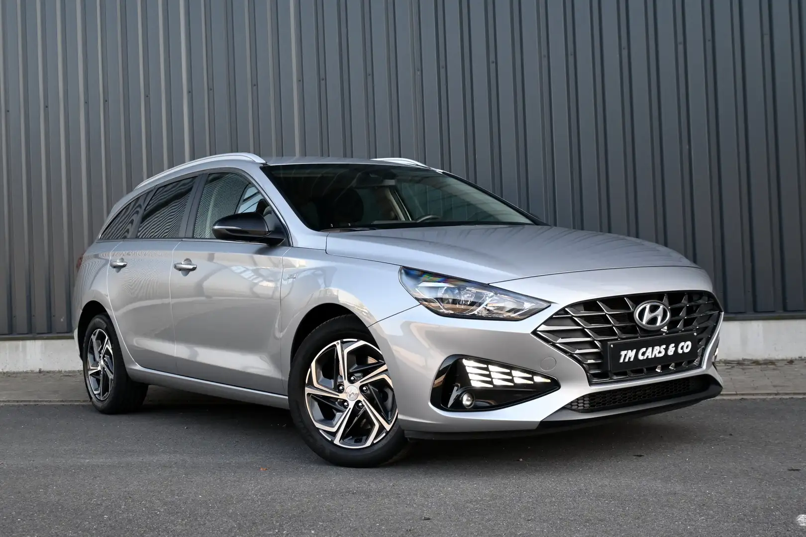 Hyundai i30 i30 Kombi 1.0 T-GDI 48V-Hybrid DCT Connect Argent - 1
