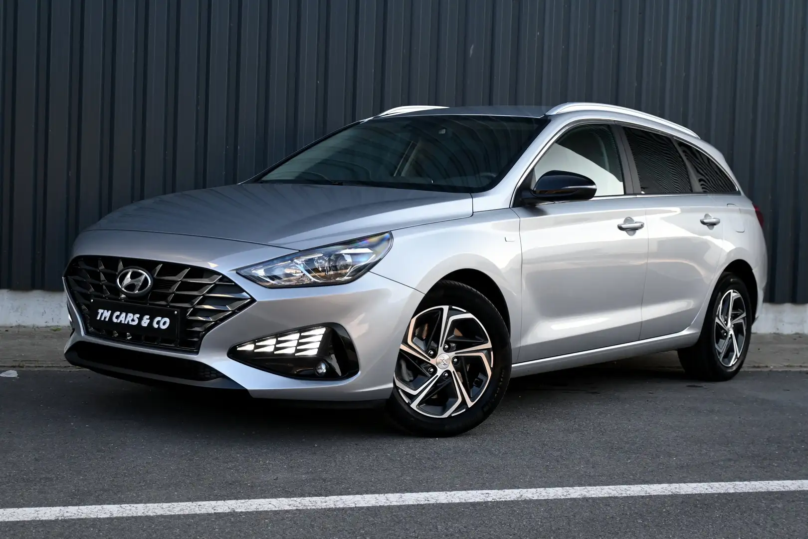 Hyundai i30 i30 Kombi 1.0 T-GDI 48V-Hybrid DCT Connect Argent - 2