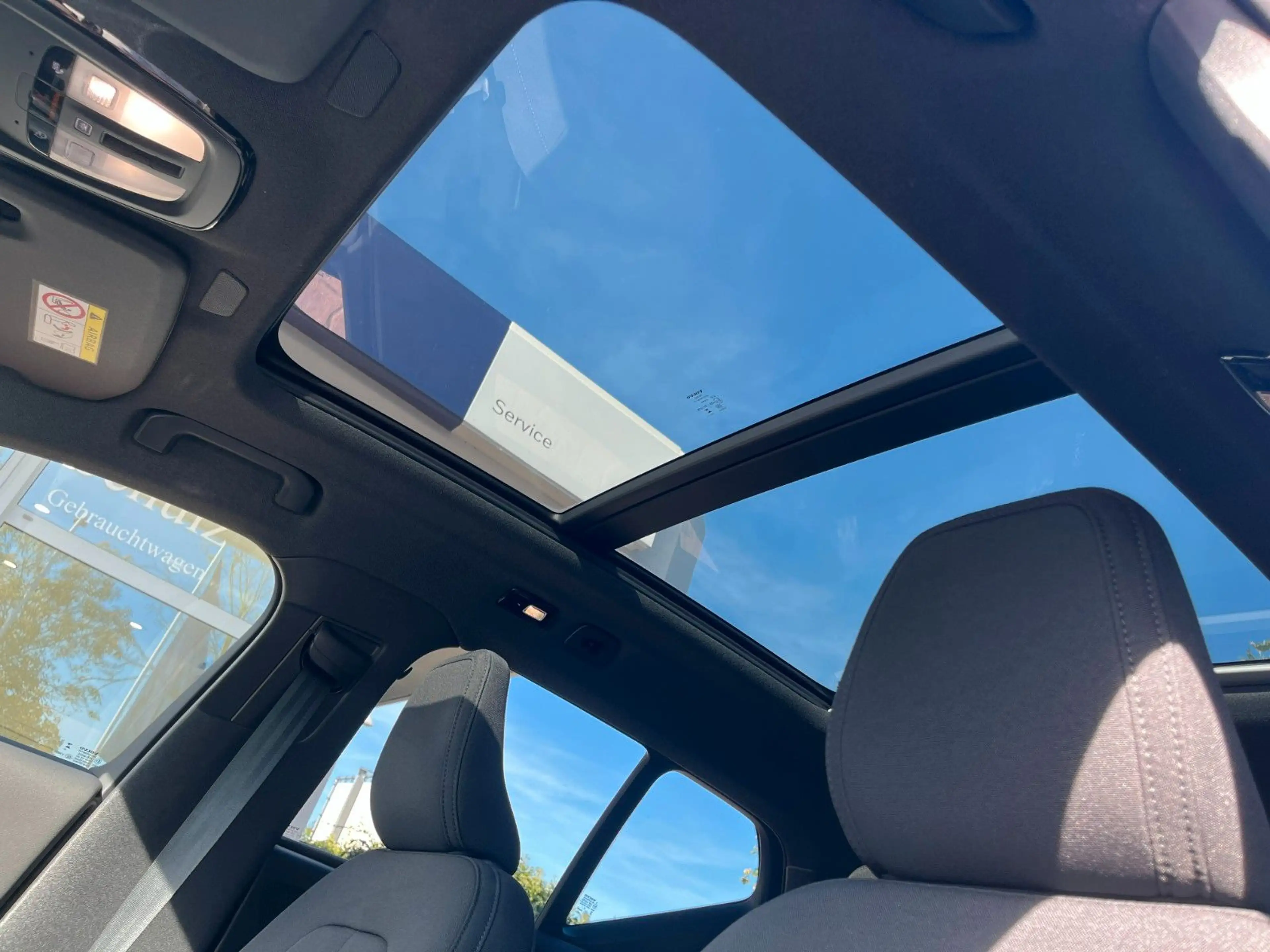 Volvo EX40 Plus Black Edit. Single Motor Ext Range — photo 25
