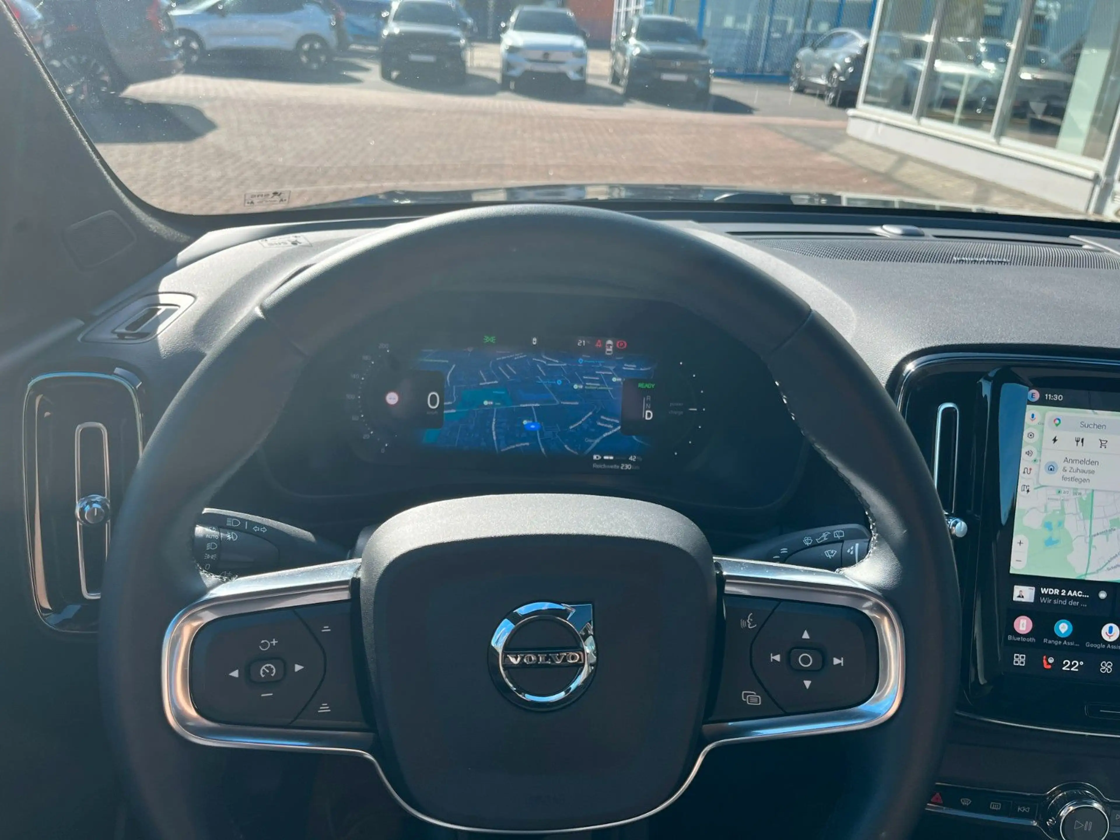 Volvo EX40 Plus Black Edit. Single Motor Ext Range — photo 14