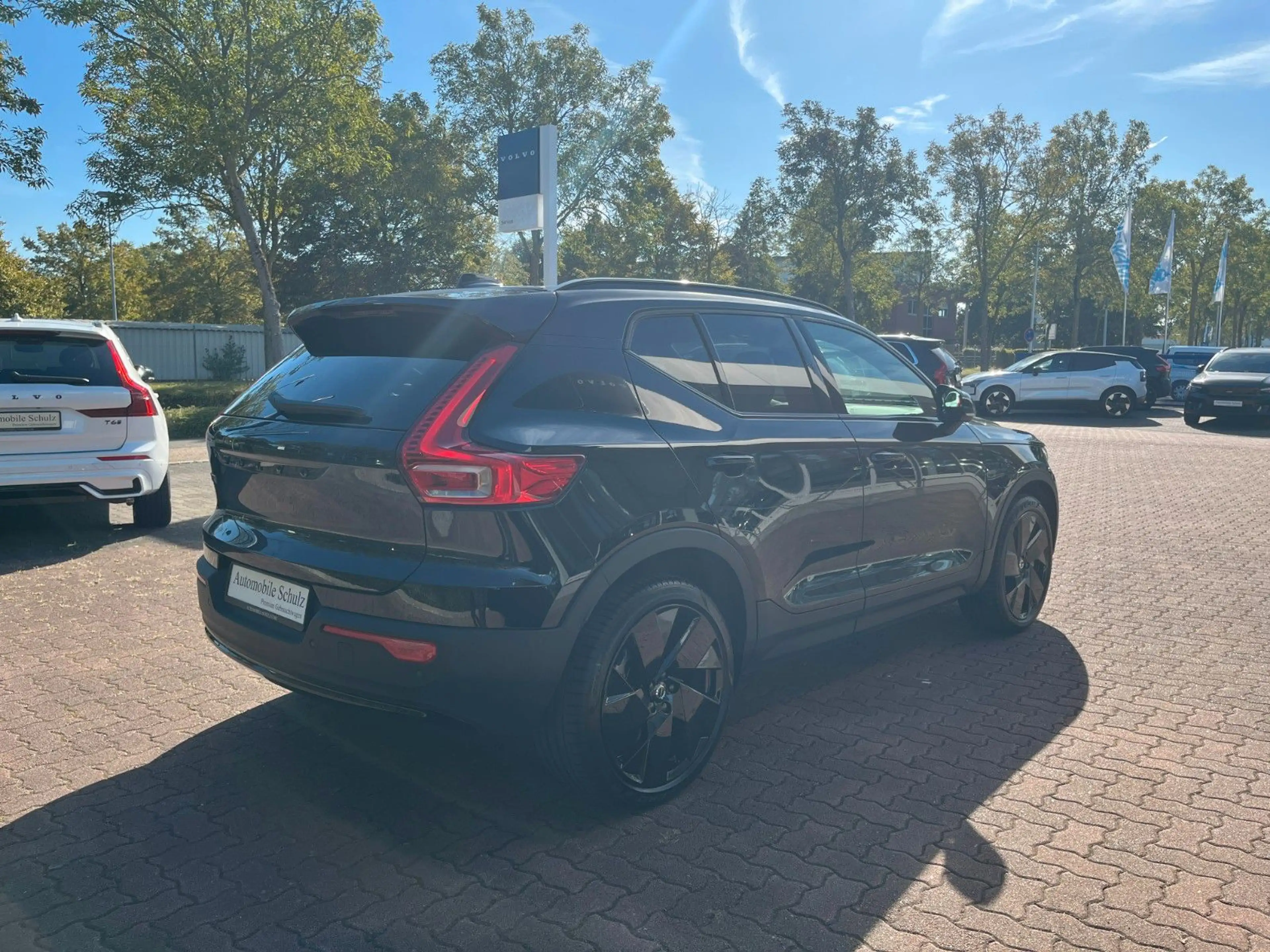 Volvo EX40 Plus Black Edit. Single Motor Ext Range — photo 10