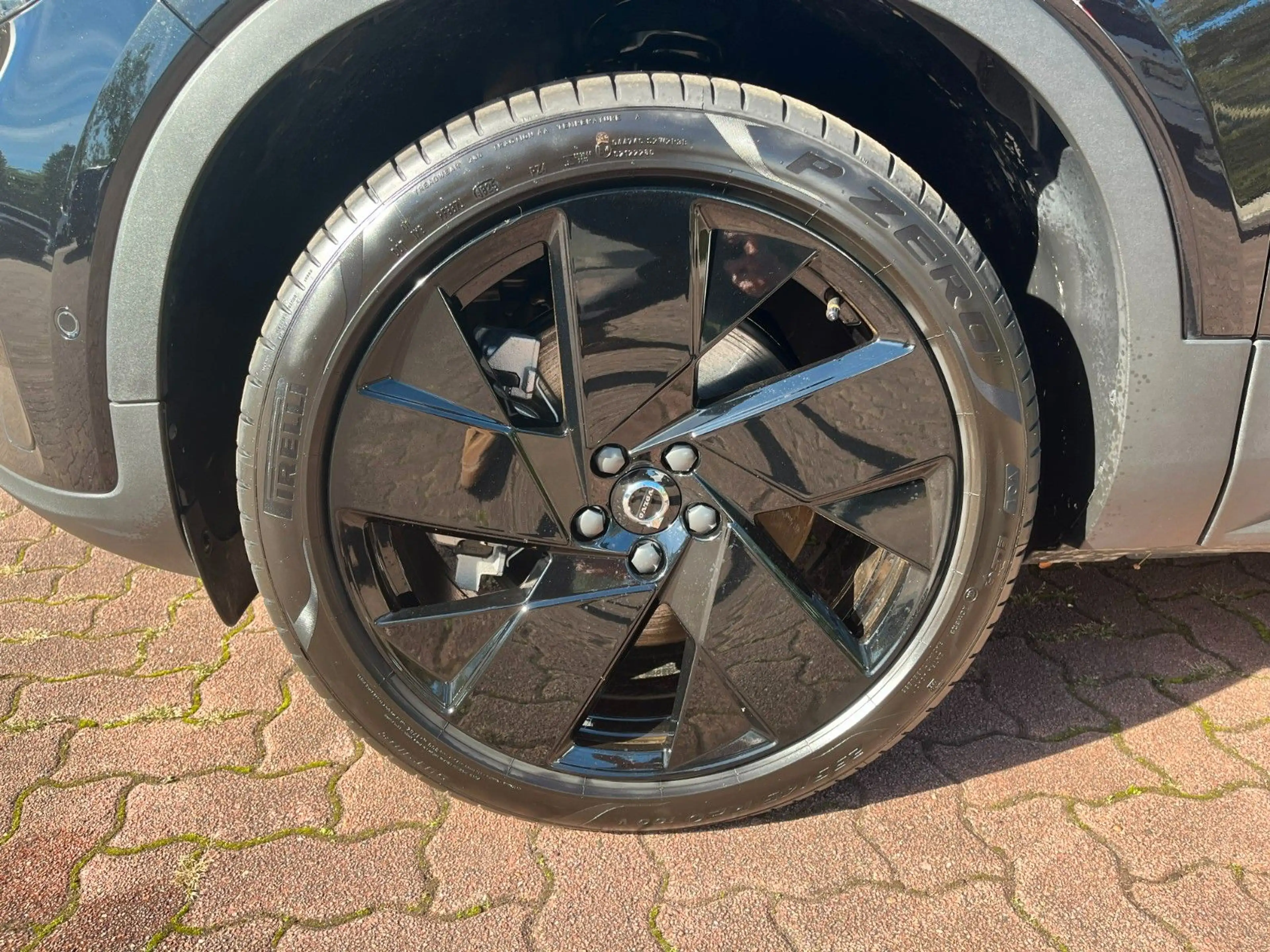 Volvo EX40 Plus Black Edit. Single Motor Ext Range — photo 5
