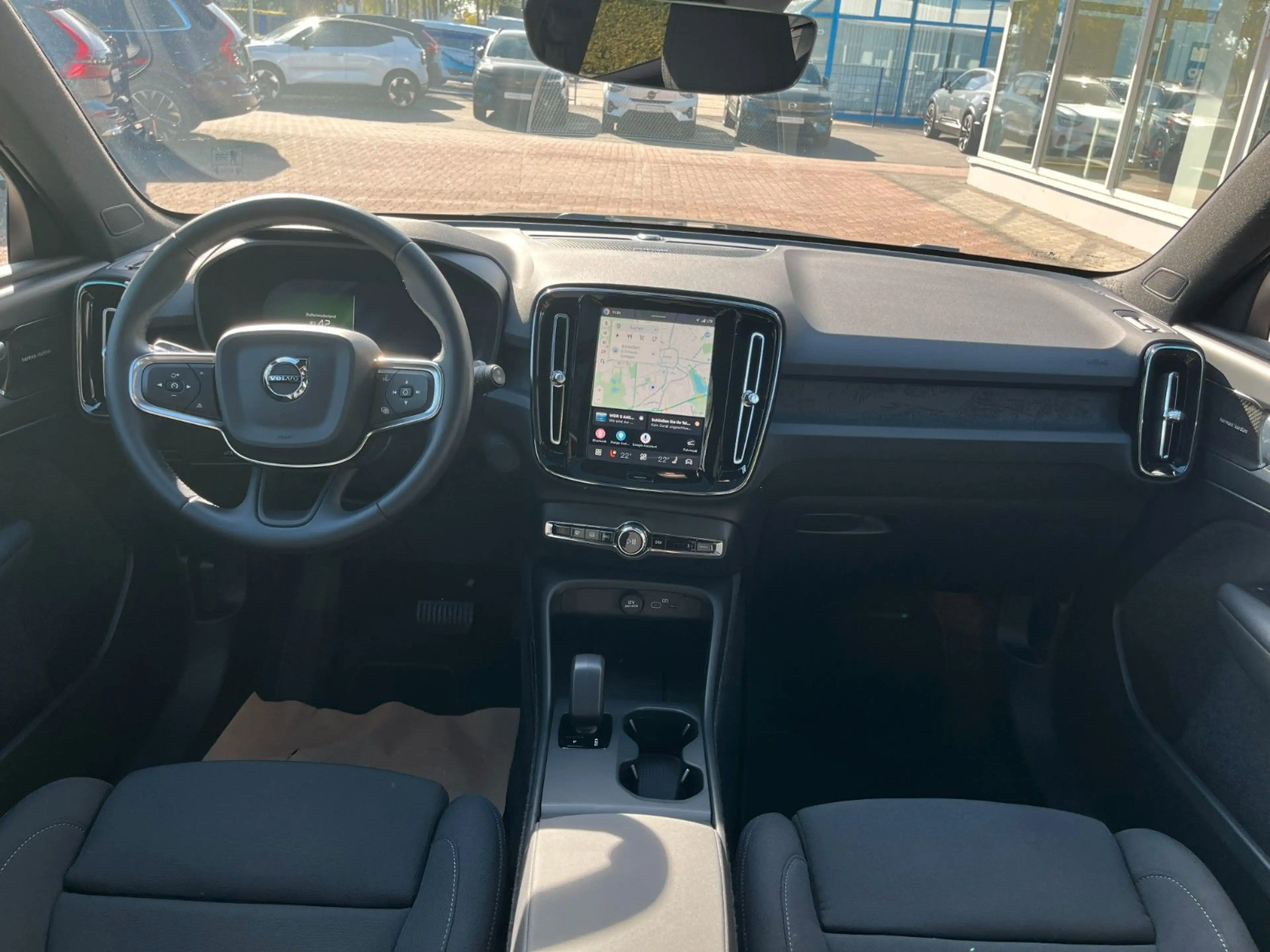 Volvo EX40 Plus Black Edit. Single Motor Ext Range — photo 13