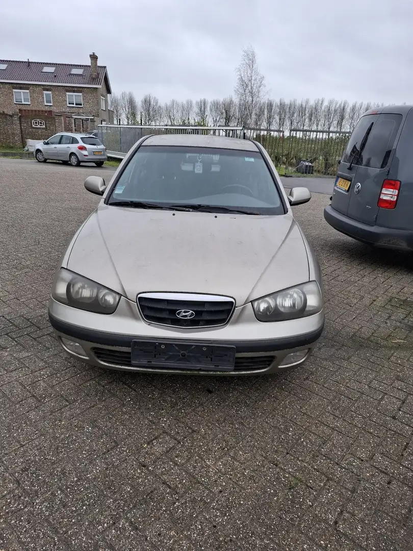 Hyundai ELANTRA 1.6i GLS - 1