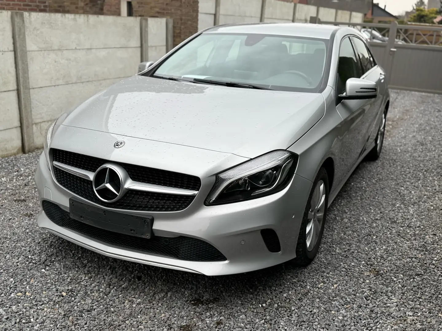Mercedes-Benz A 180 7G-DCT Peak Edition Zilver - 1