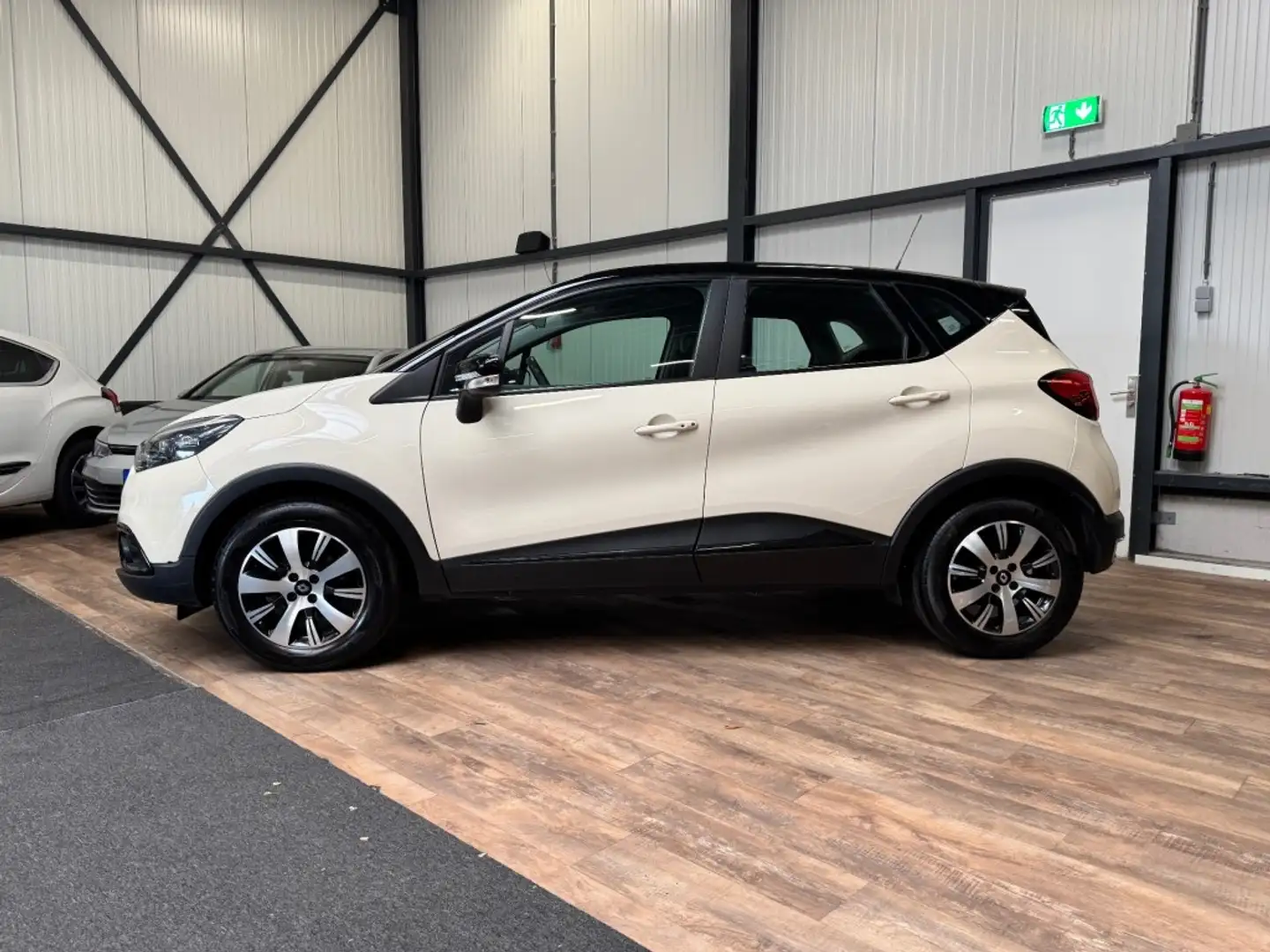 Renault Captur 0.9 TCe Helly Hansen / CLIMA / CAMERA / NAVI / Wit - 2