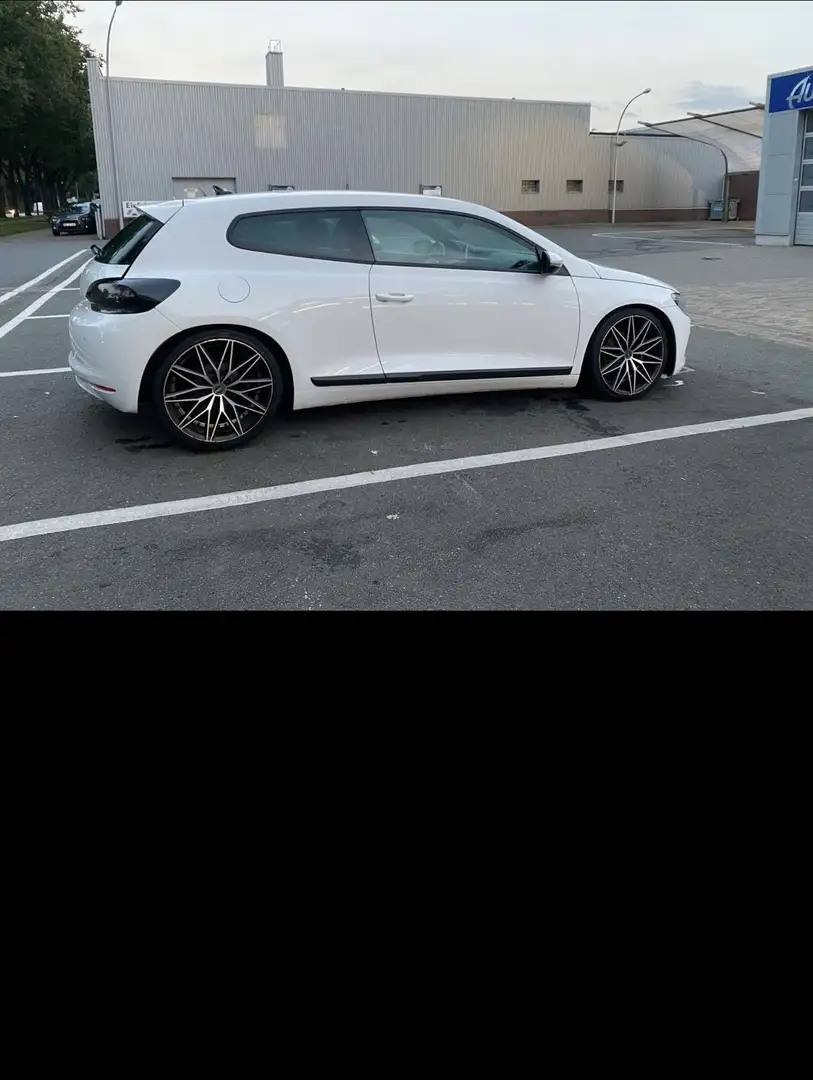 Volkswagen Scirocco 2.0 TDI 103 kW Weiß - 2