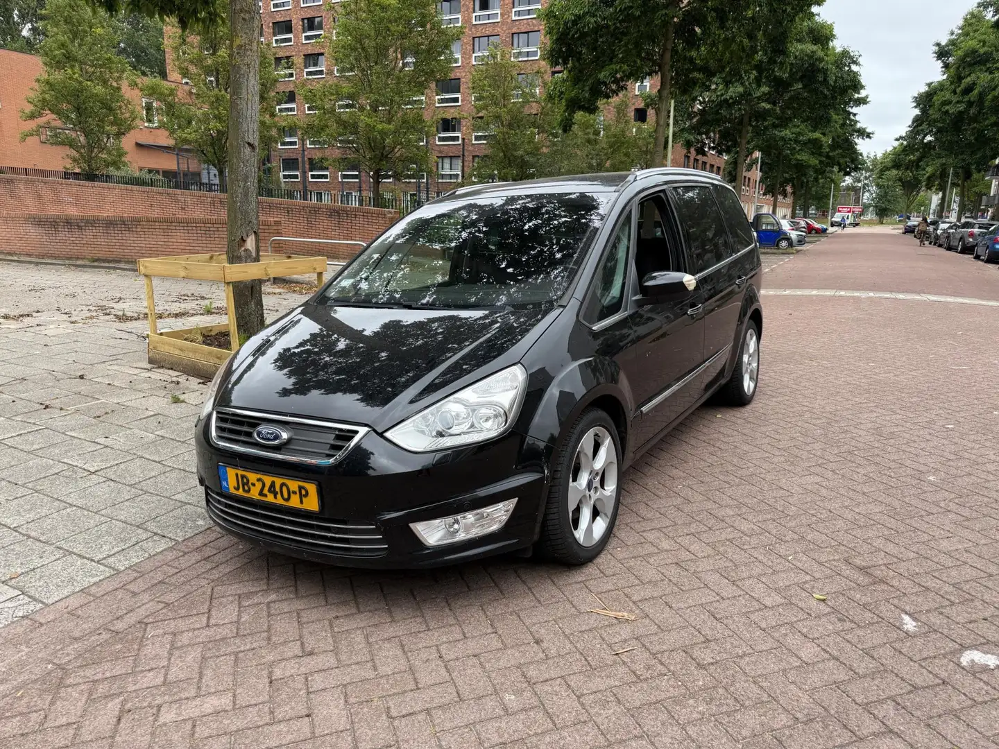 Ford Galaxy 2.0 TDCi Titanium Automaat Defect Zwart - 1