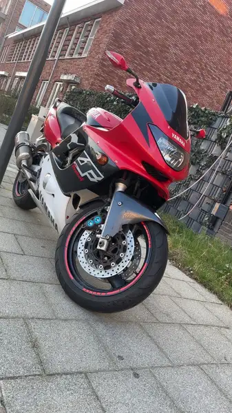 Yamaha YZF 600