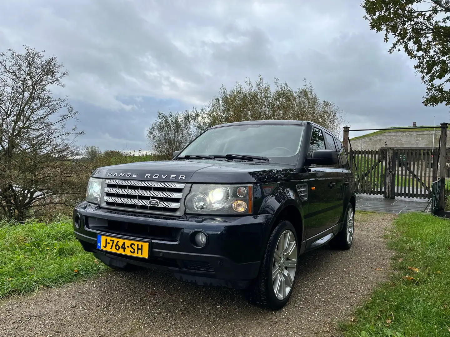 Land Rover Discovery 4.2 V8 Supercharged Blau - 1
