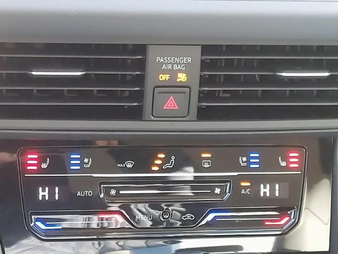 Volkswagen Jetta снимка Volkswagen Jetta