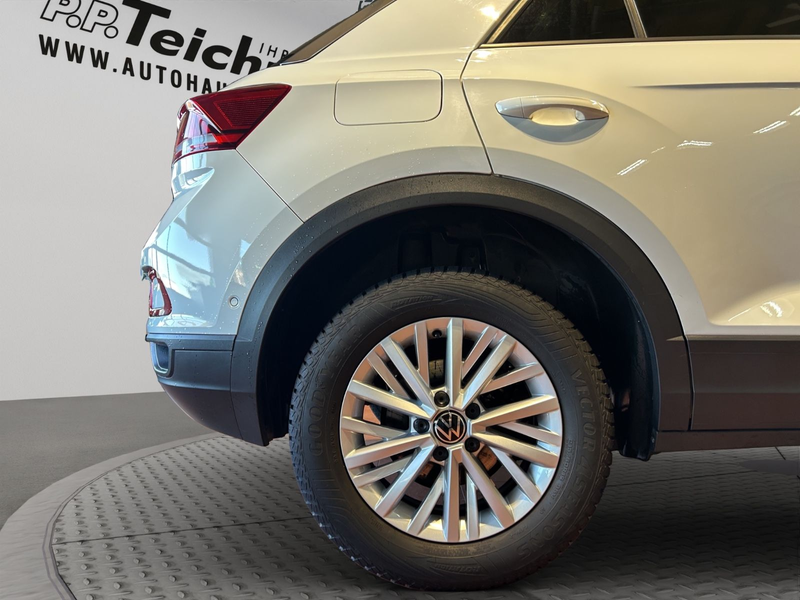 Volkswagen T-Roc Life — photo 12