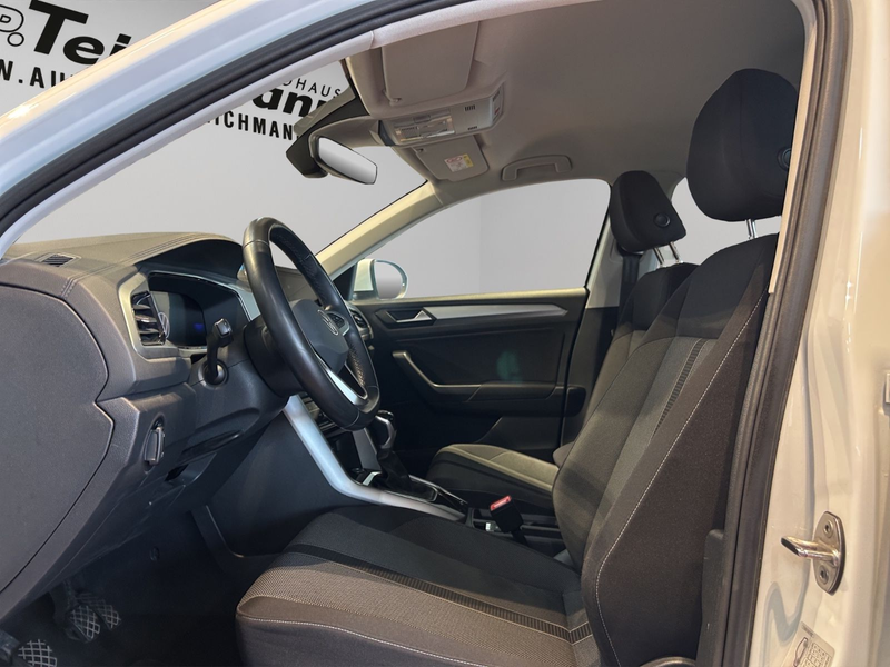 Volkswagen T-Roc Life — photo 15