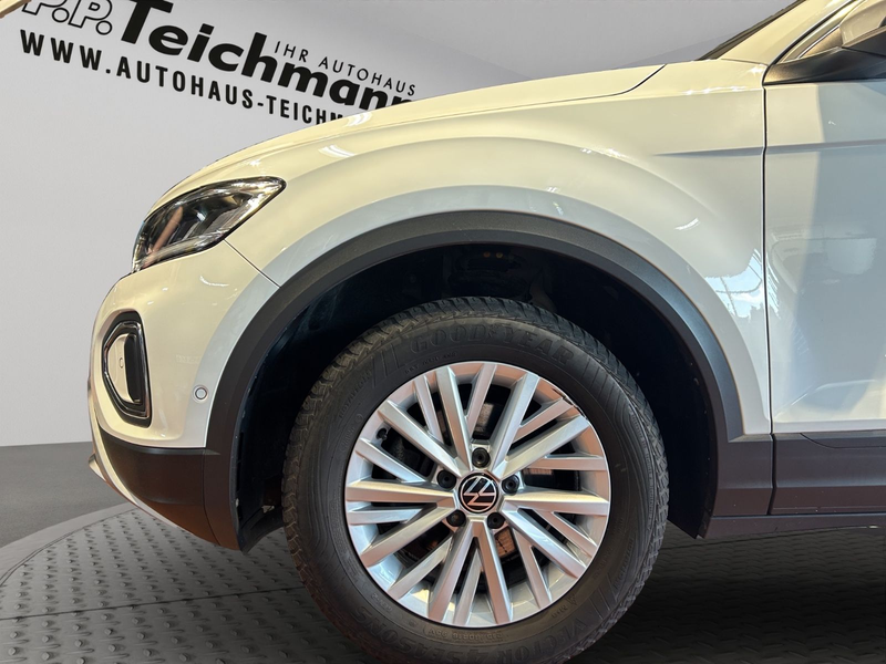 Volkswagen T-Roc Life — photo 13