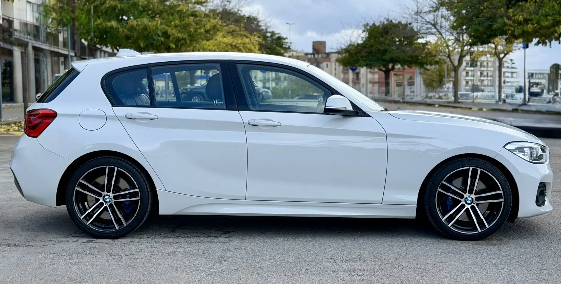 BMW 116 d Msport 116CV PELLE/HARMAN/FULL LED Bianco - 2