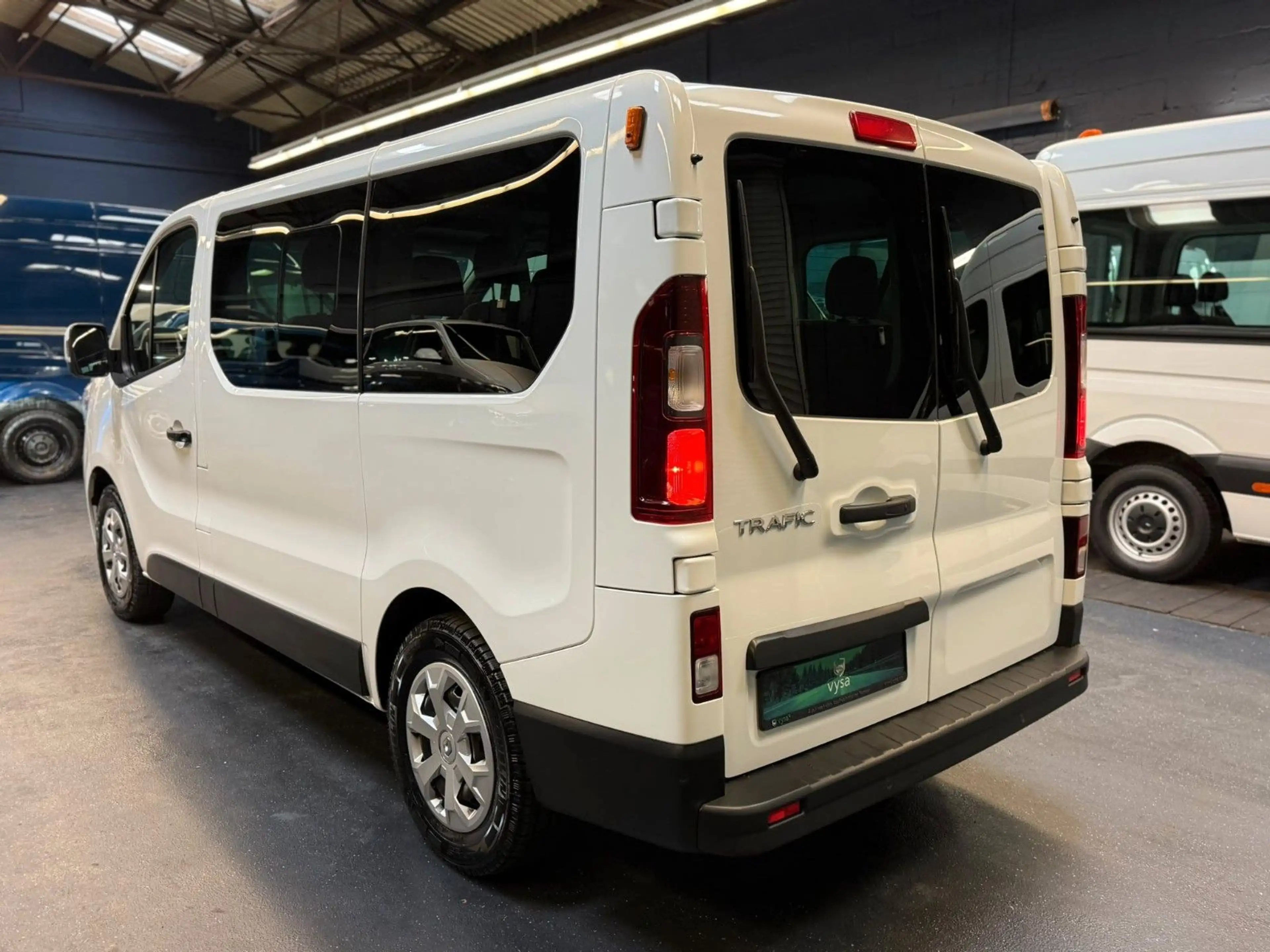 Renault Trafic Kombi L1H1 Life Style 8 Sitze AC LED PDC — photo 6