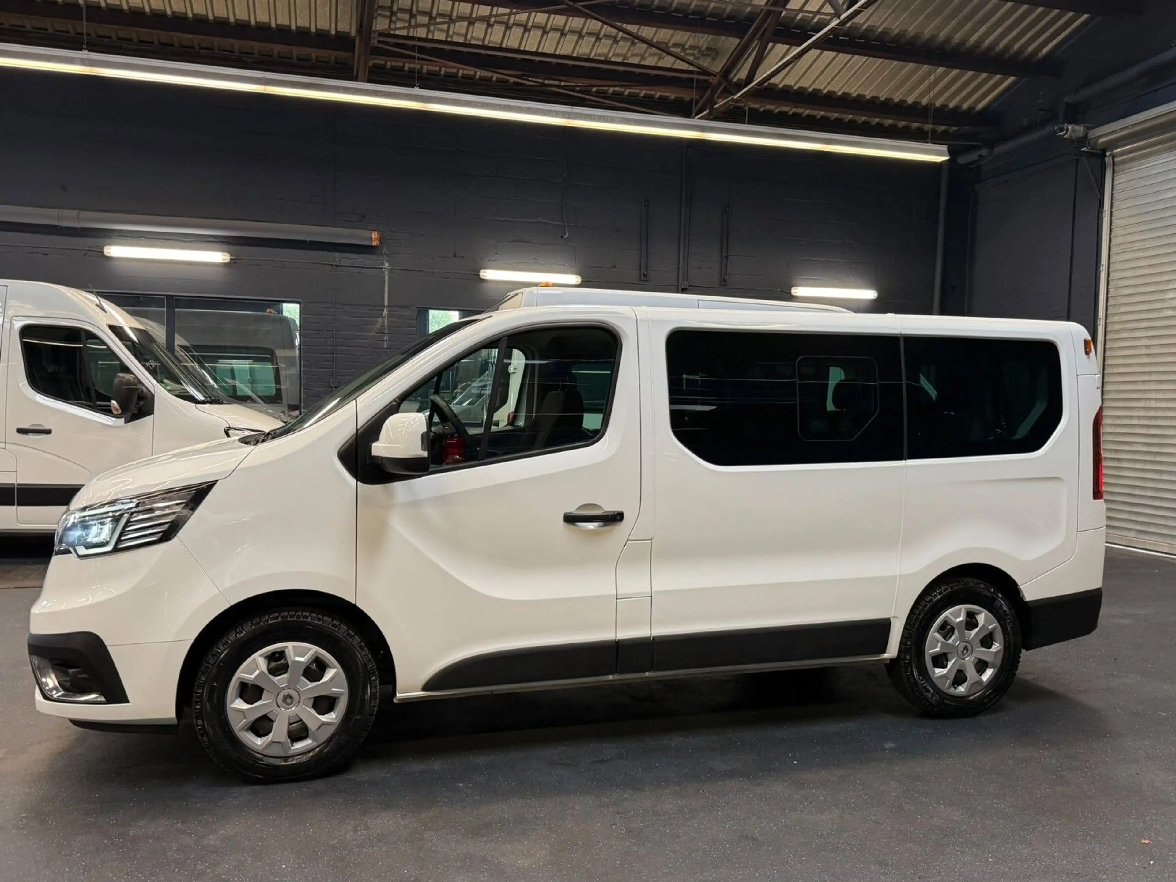 Renault Trafic Kombi L1H1 Life Style 8 Sitze AC LED PDC — photo 4