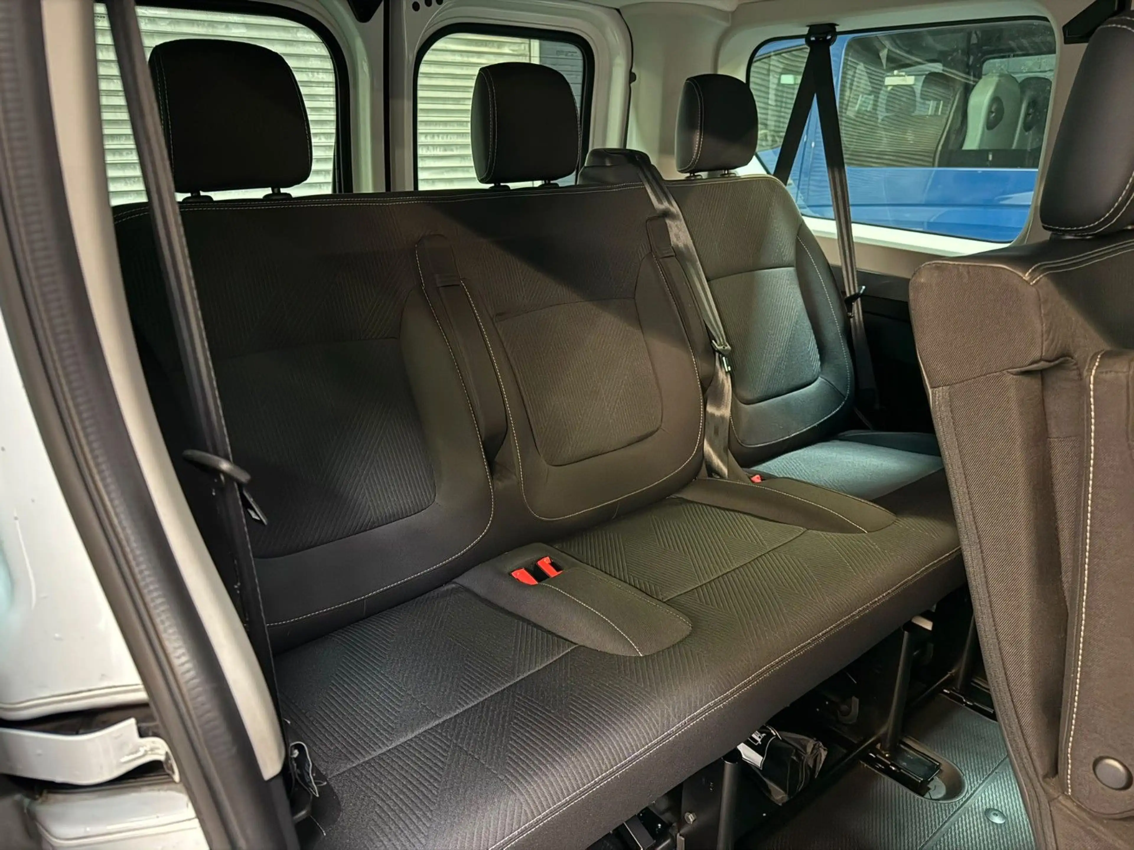Renault Trafic Kombi L1H1 Life Style 8 Sitze AC LED PDC — photo 10