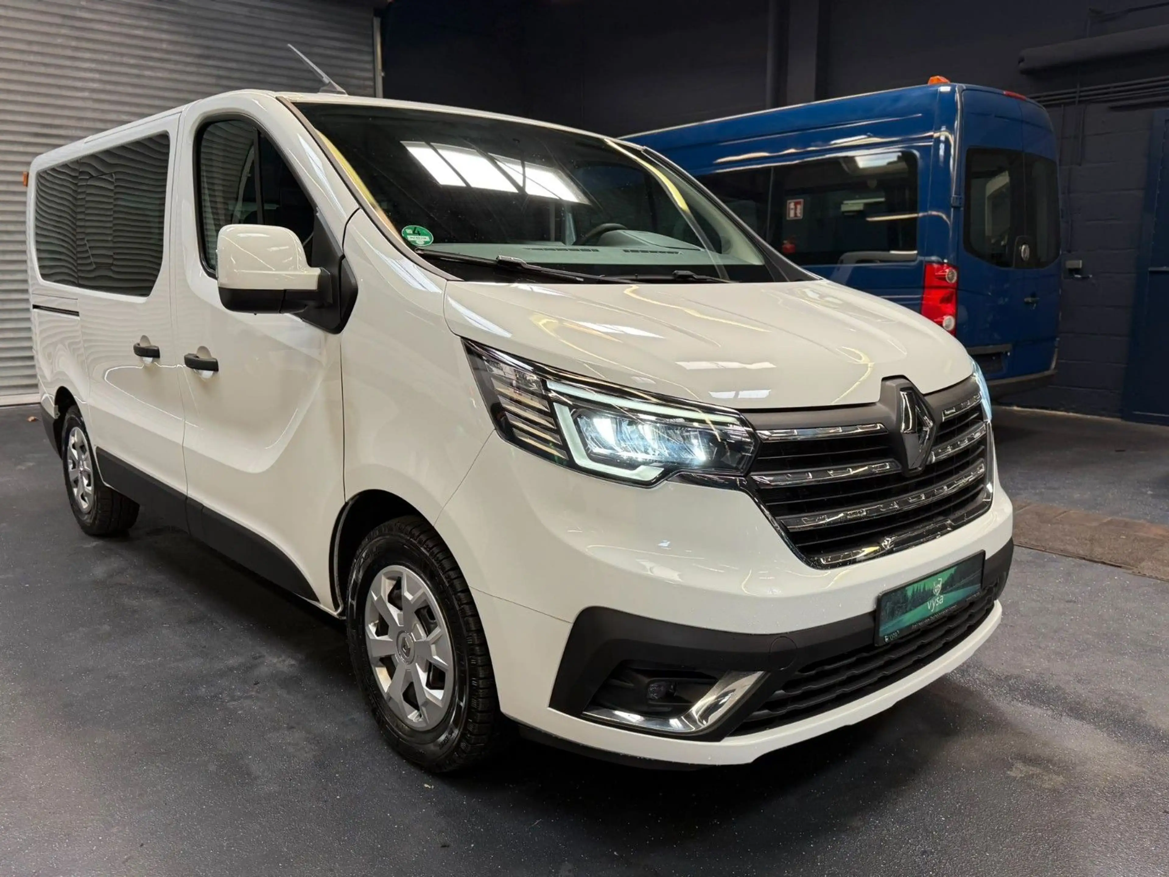 Renault Trafic Kombi L1H1 Life Style 8 Sitze AC LED PDC