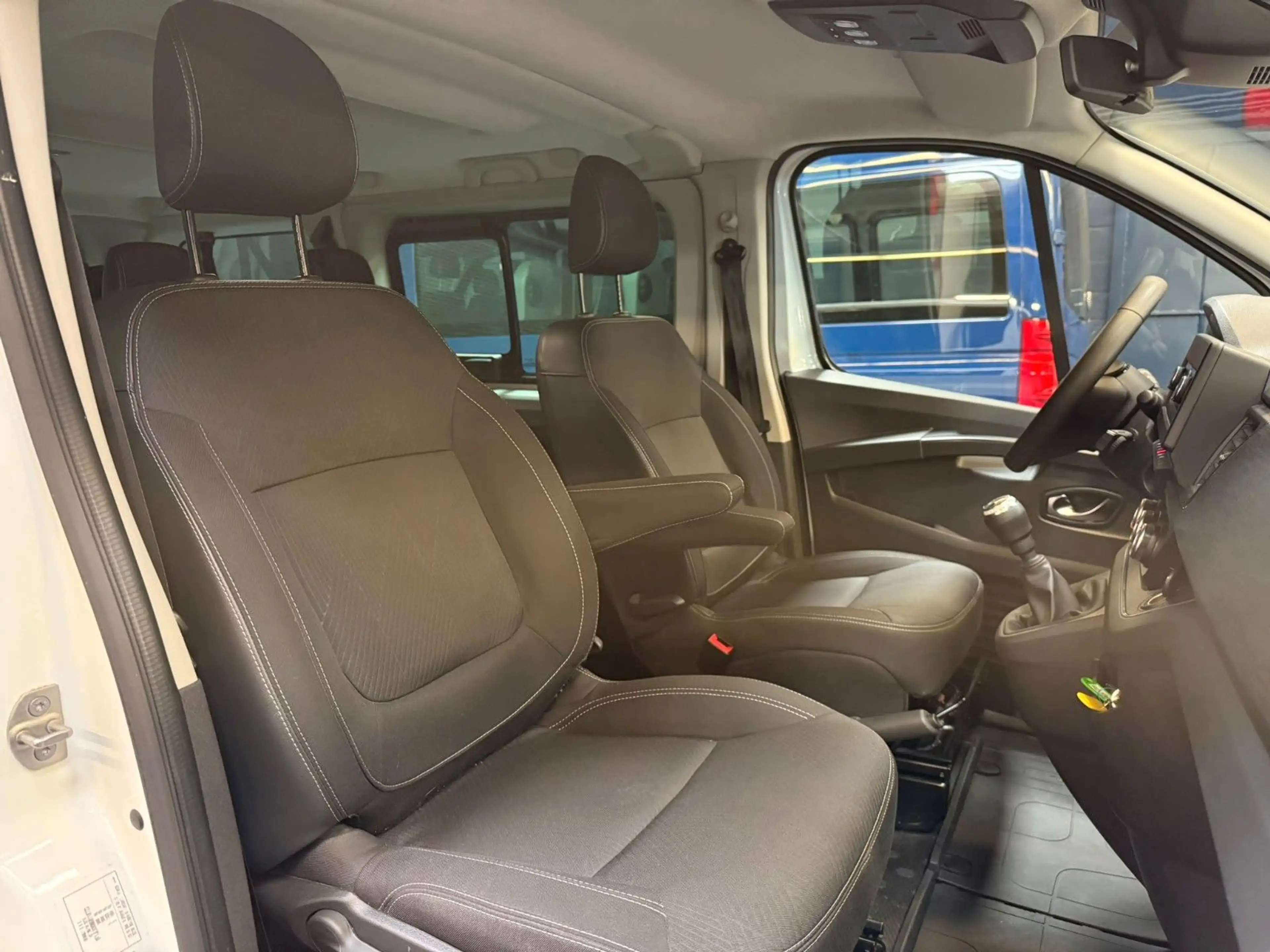 Renault Trafic Kombi L1H1 Life Style 8 Sitze AC LED PDC — photo 12