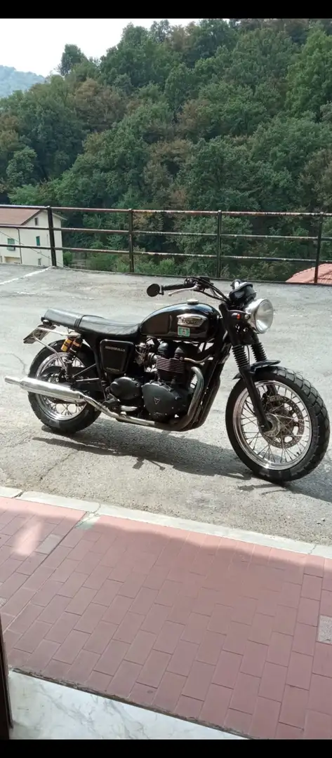 Triumph Bonneville T100 Black Noir - 1