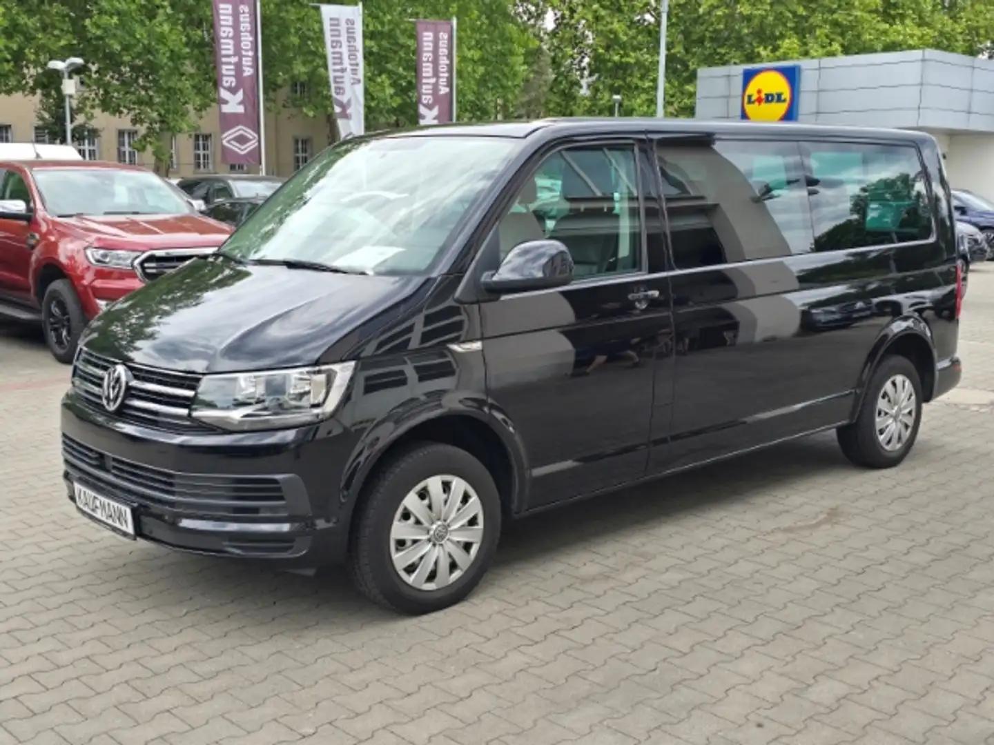 Volkswagen T6 Caravelle Bus Comfortline lang 2.0 TDI 9 Sitze 1.Hand Navi L Чорний - 1