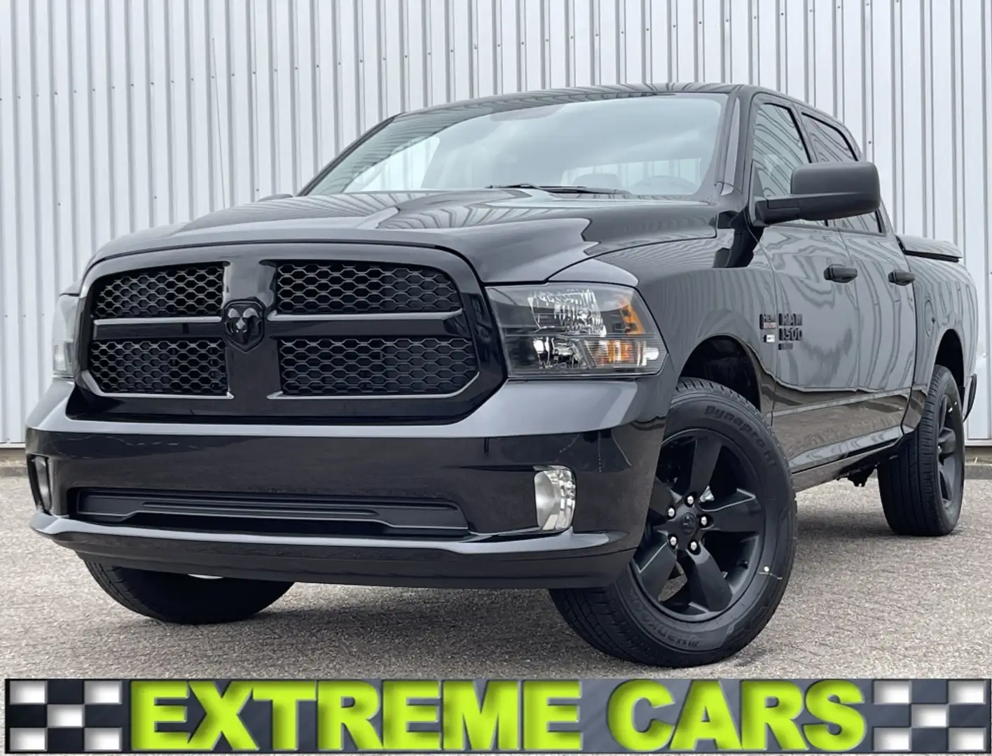 Dodge RAM SLT CLASSIC 6 Persoons Night Crew Cab 4x4 Zwart - 1